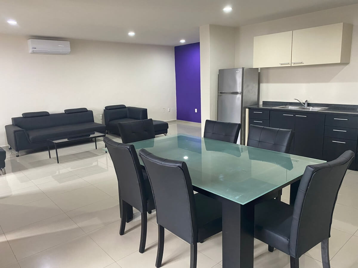 Oceanview condo with pool and jacuzzi, in South Hotel Zone, Cozumel, for sale.