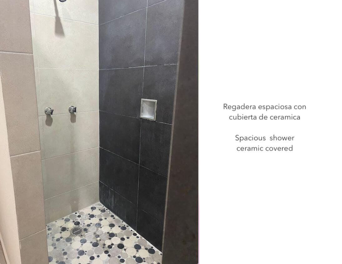 Oceanview condo with pool and jacuzzi, in South Hotel Zone, Cozumel, for sale.