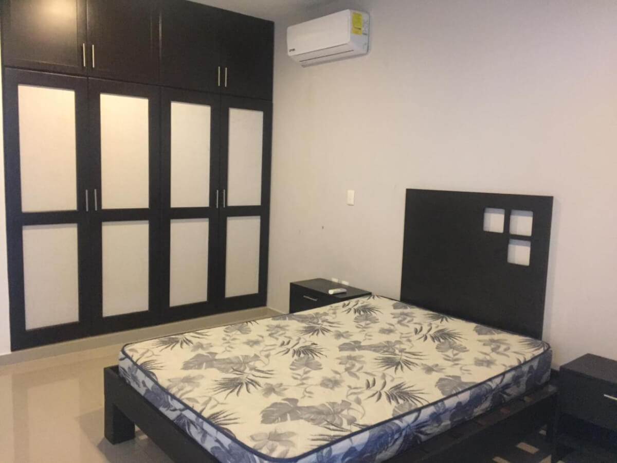 Oceanview condo with pool and jacuzzi, in South Hotel Zone, Cozumel, for sale.