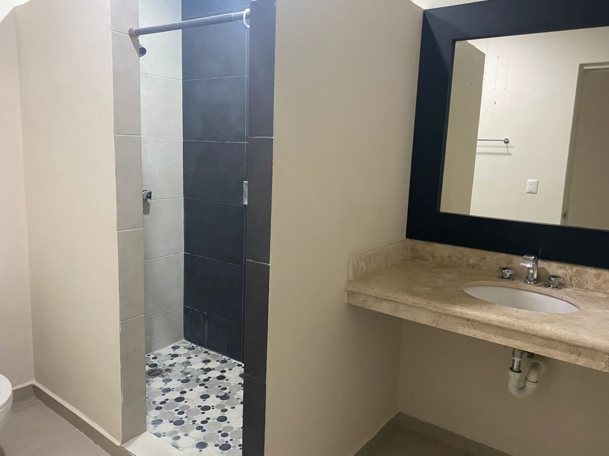 Oceanview condo with pool and jacuzzi, in South Hotel Zone, Cozumel, for sale.