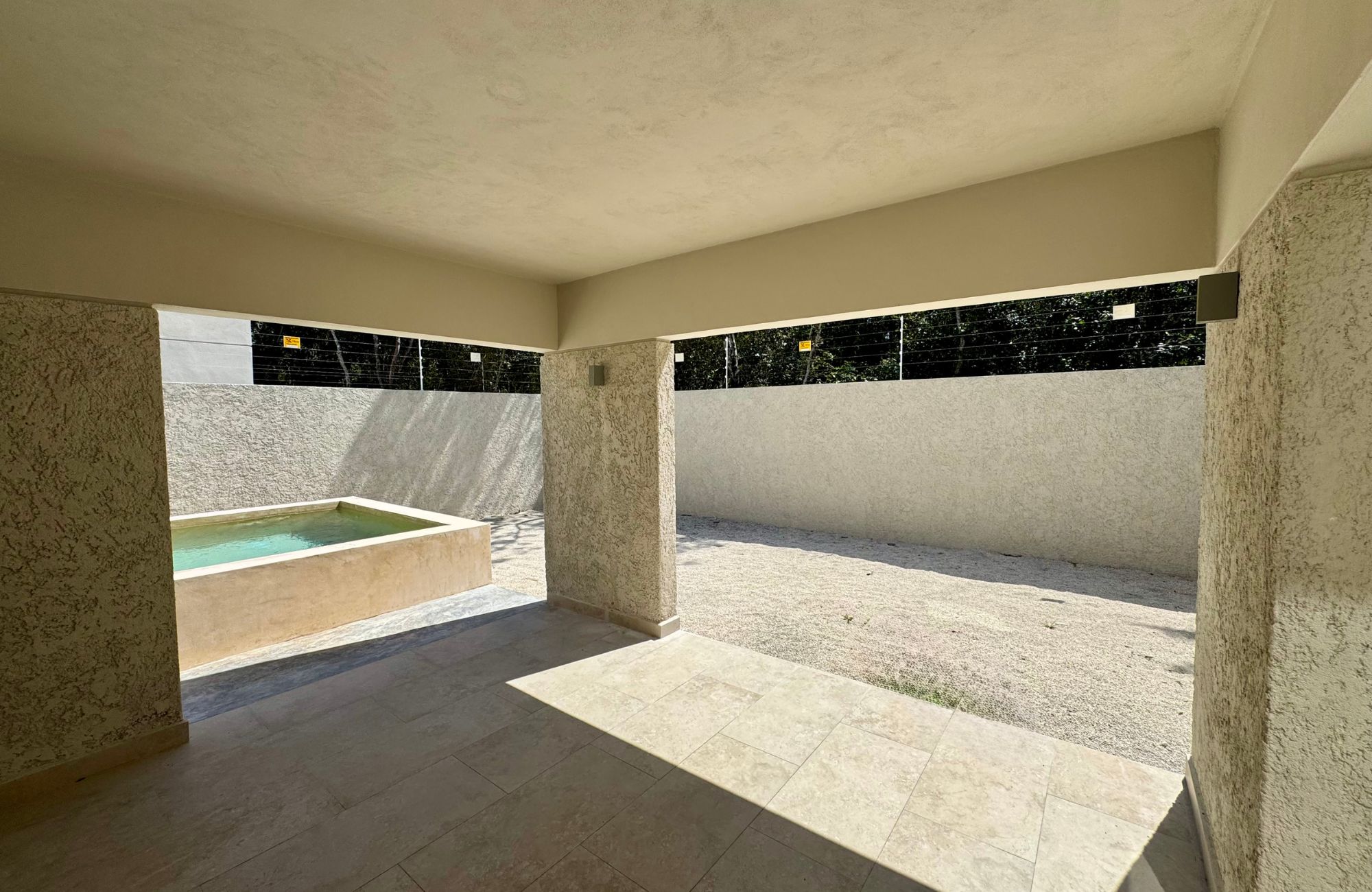 House with garden, private pool, and terrace for sale, Ave. Pedro Joaqu&iacute;n Coldwell, Cozumel