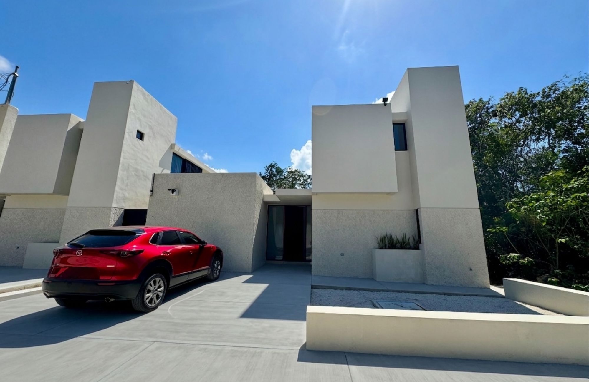 House with garden, private pool, and terrace for sale, Ave. Pedro Joaqu&iacute;n Coldwell, Cozumel