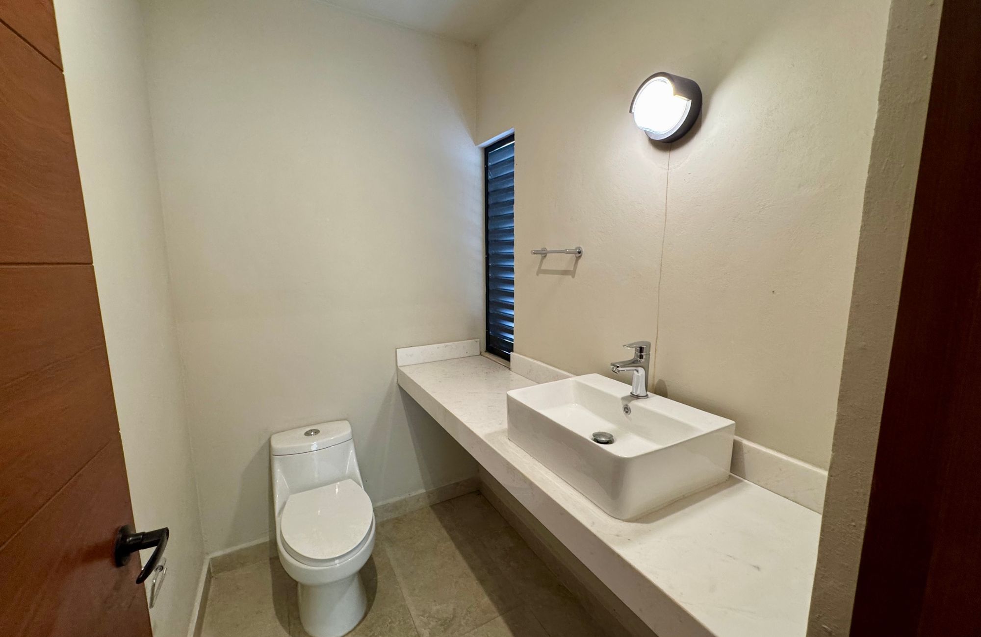 House with garden, private pool, and terrace for sale, Ave. Pedro Joaqu&iacute;n Coldwell, Cozumel