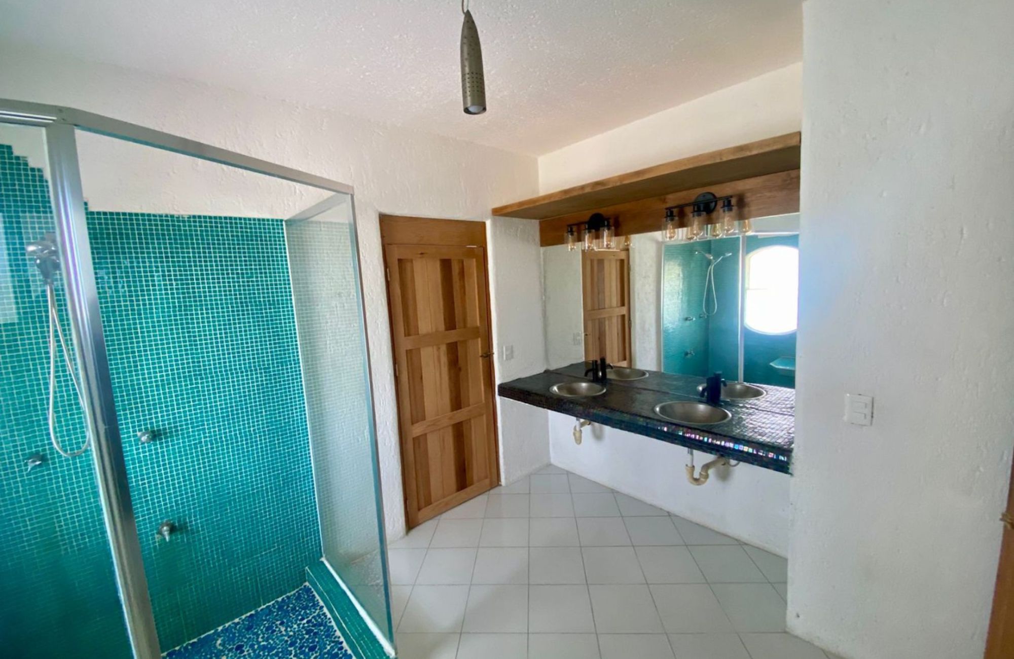 House with garden, private pool, and terrace for sale, Ave. Pedro Joaqu&iacute;n Coldwell, Cozumel