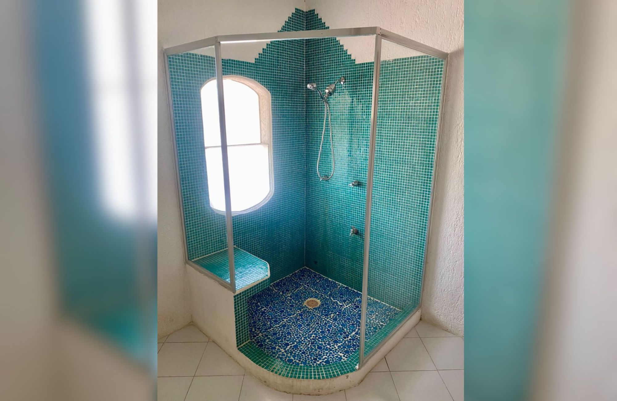 House with garden, private pool, and terrace for sale, Ave. Pedro Joaqu&iacute;n Coldwell, Cozumel