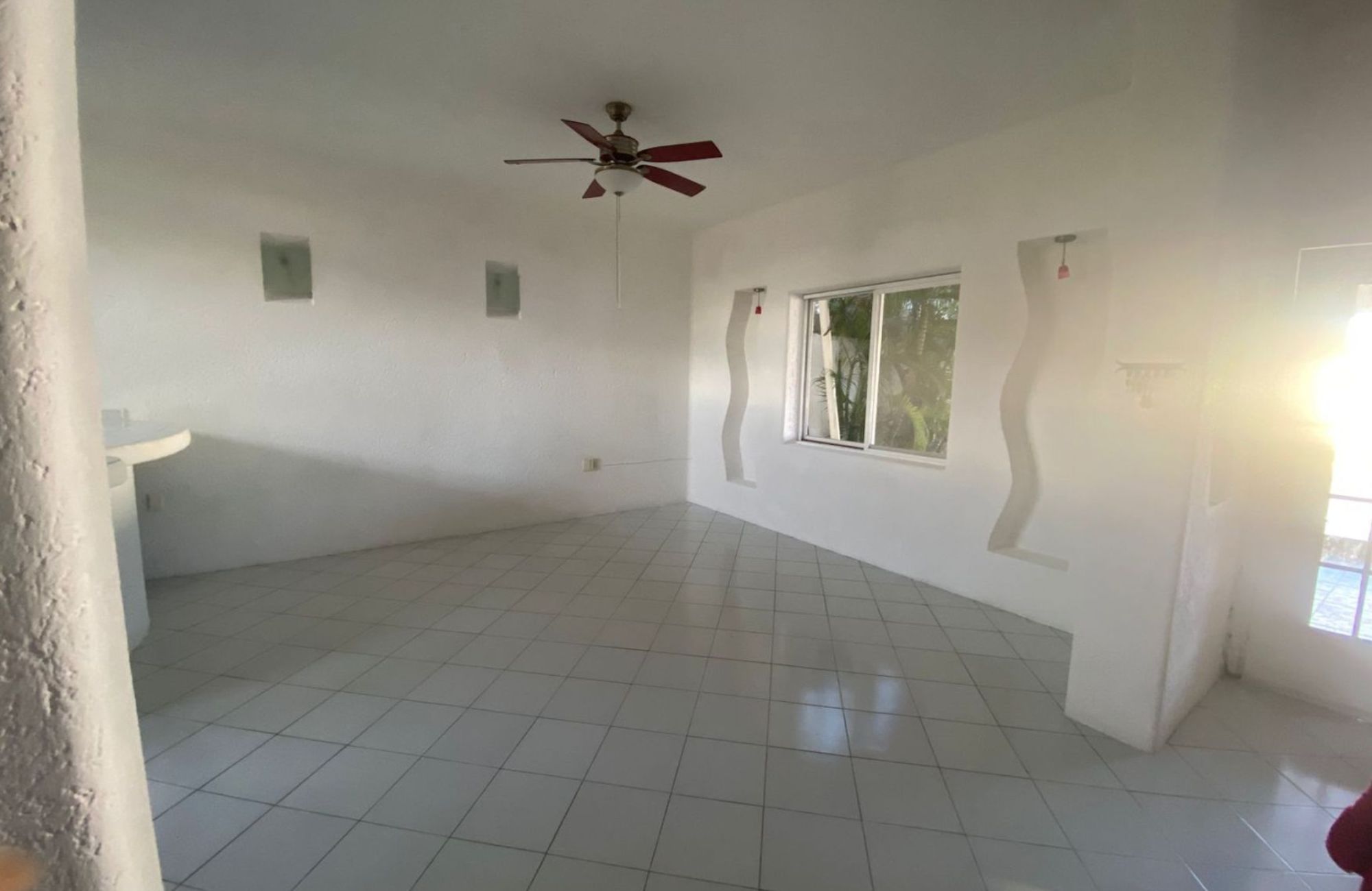 House with garden, private pool, and terrace for sale, Ave. Pedro Joaqu&iacute;n Coldwell, Cozumel