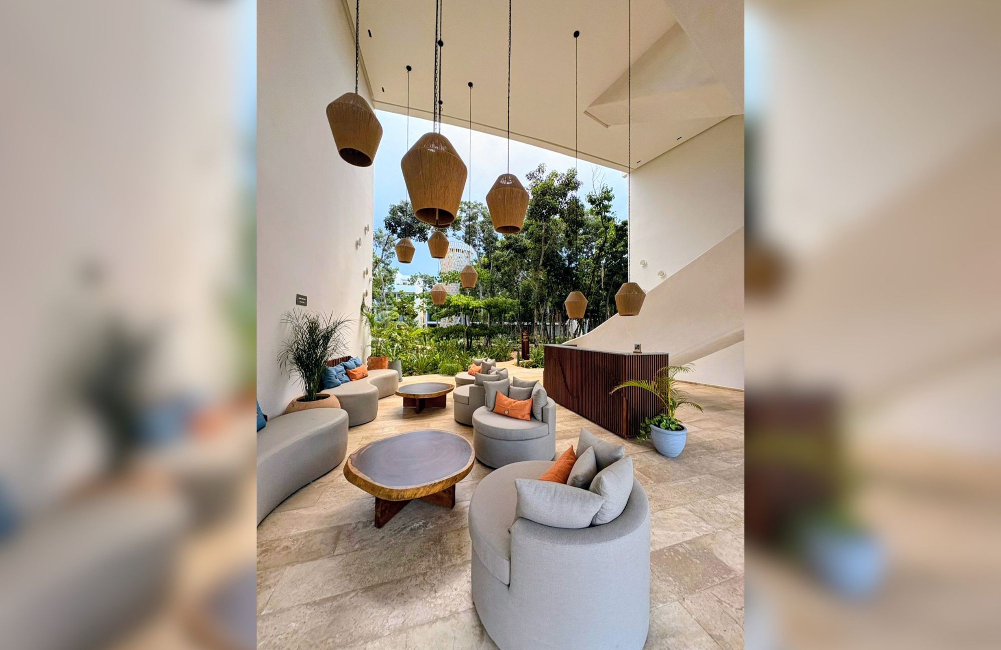 Departamento con jard&iacute;n y alberca privada, gimnasio, restaurante, area de yoga al aire libre, bicicletas, 5 minutos de la playa