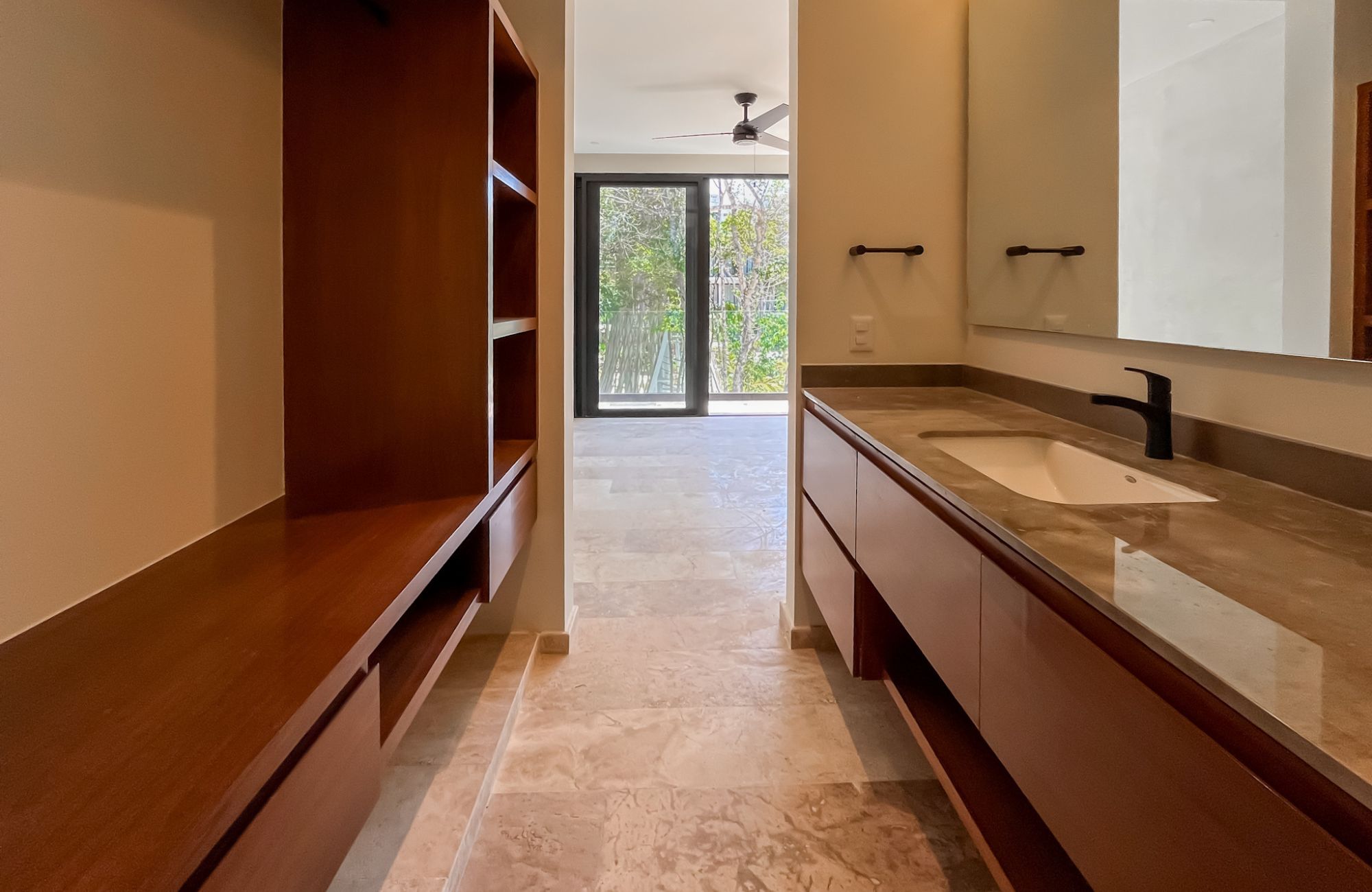 Departamento con jard&iacute;n y alberca privada, gimnasio, restaurante, area de yoga al aire libre, bicicletas, 5 minutos de la playa