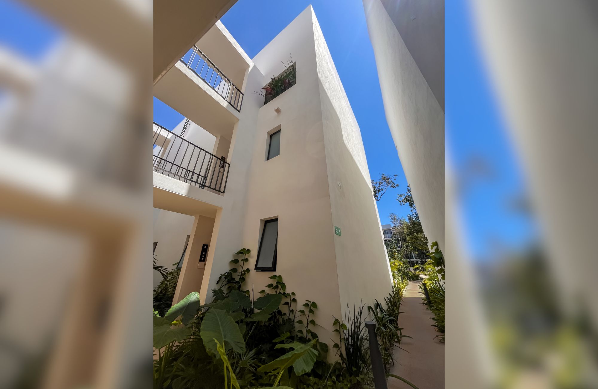 Departamento con jard&iacute;n y alberca privada, gimnasio, restaurante, area de yoga al aire libre, bicicletas, 5 minutos de la playa