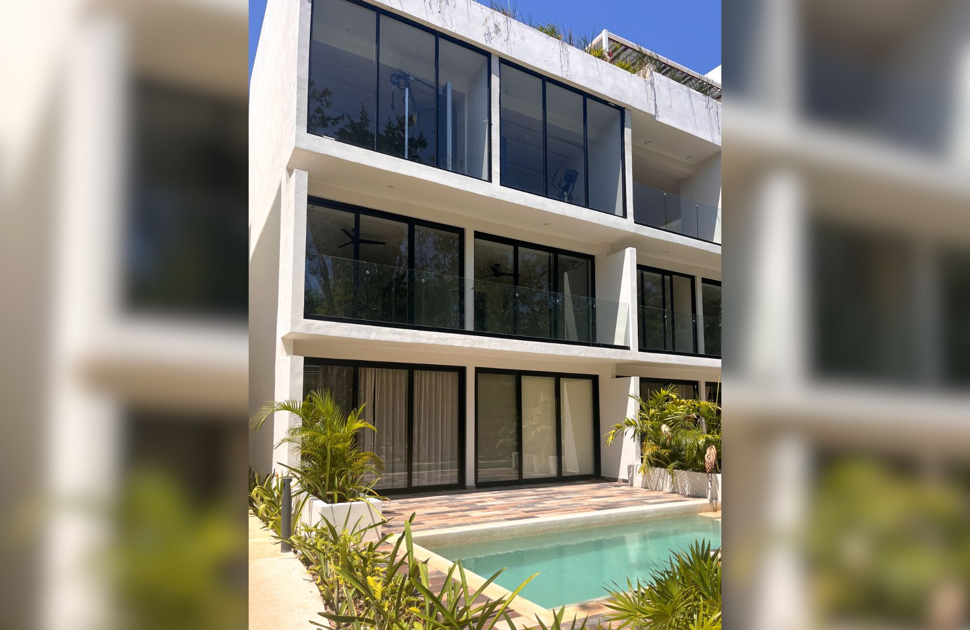 Departamento con jard&iacute;n y alberca privada, gimnasio, restaurante, area de yoga al aire libre, bicicletas, 5 minutos de la playa