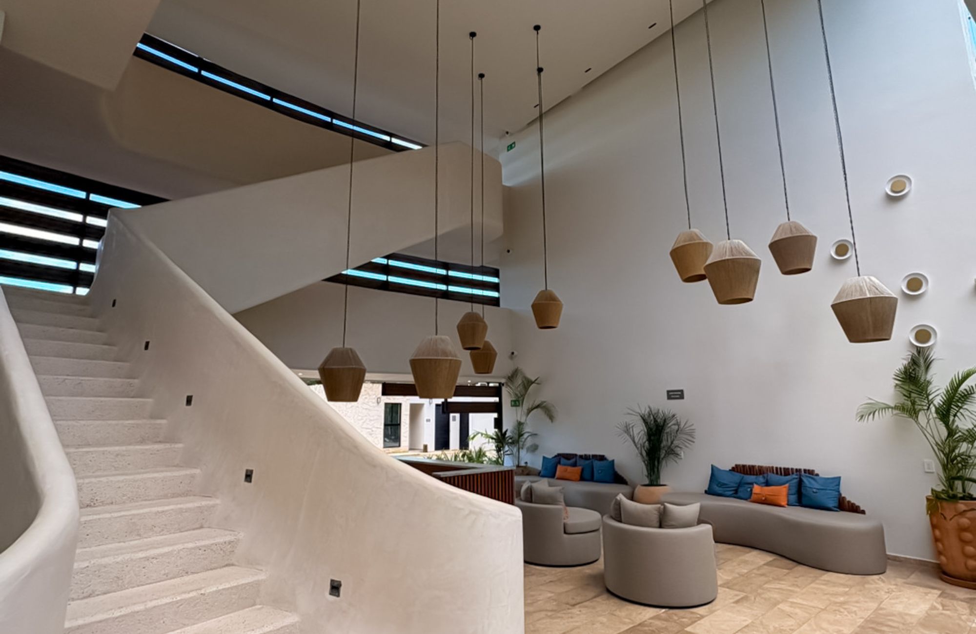 Departamento con jard&iacute;n y alberca privada, gimnasio, restaurante, area de yoga al aire libre, bicicletas, 5 minutos de la playa