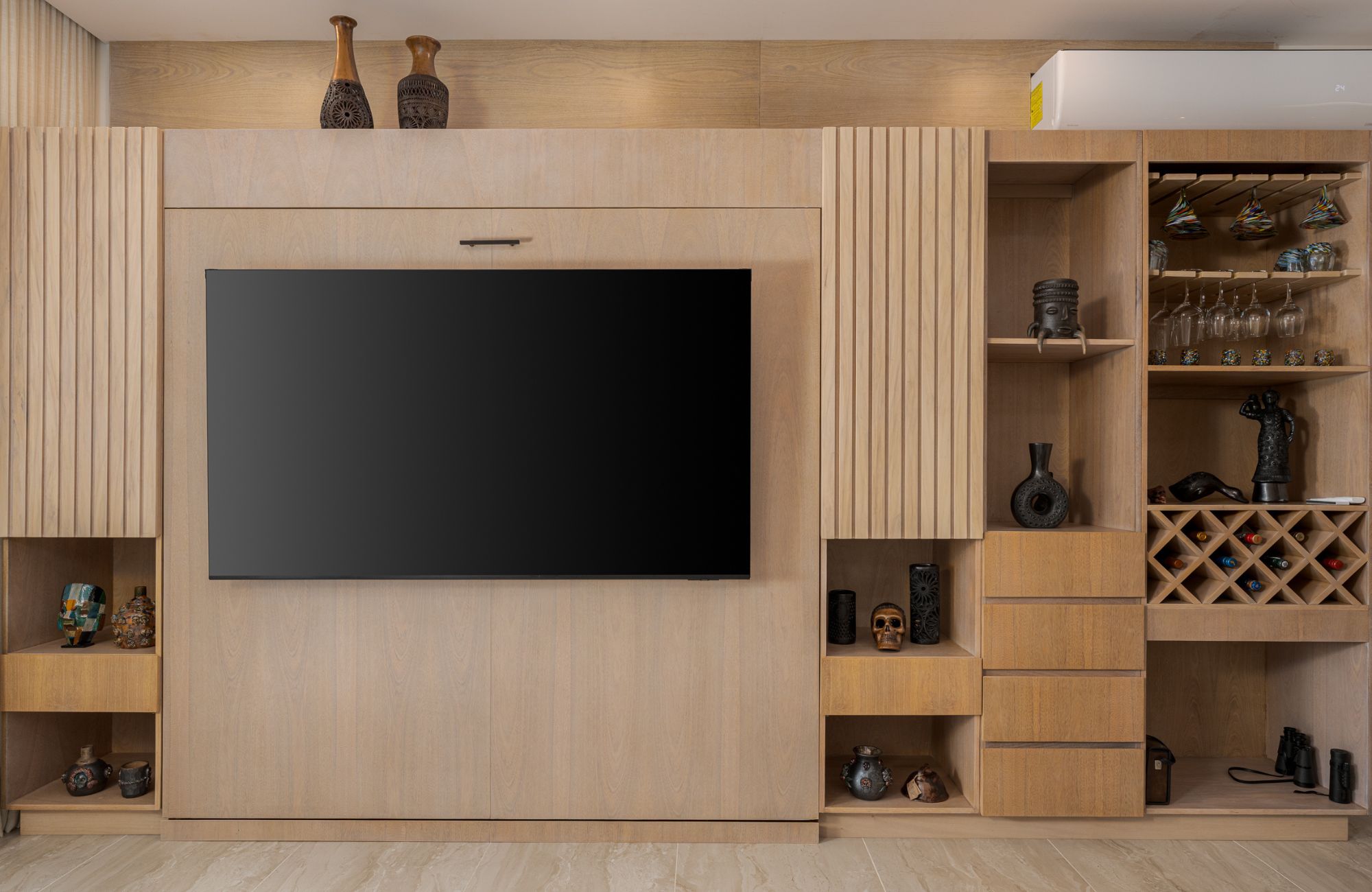 Beach front condominium, beach club with ocean access, spa, gym, yoga, golf and hotel services, pre-construction, for sale Huatulco.