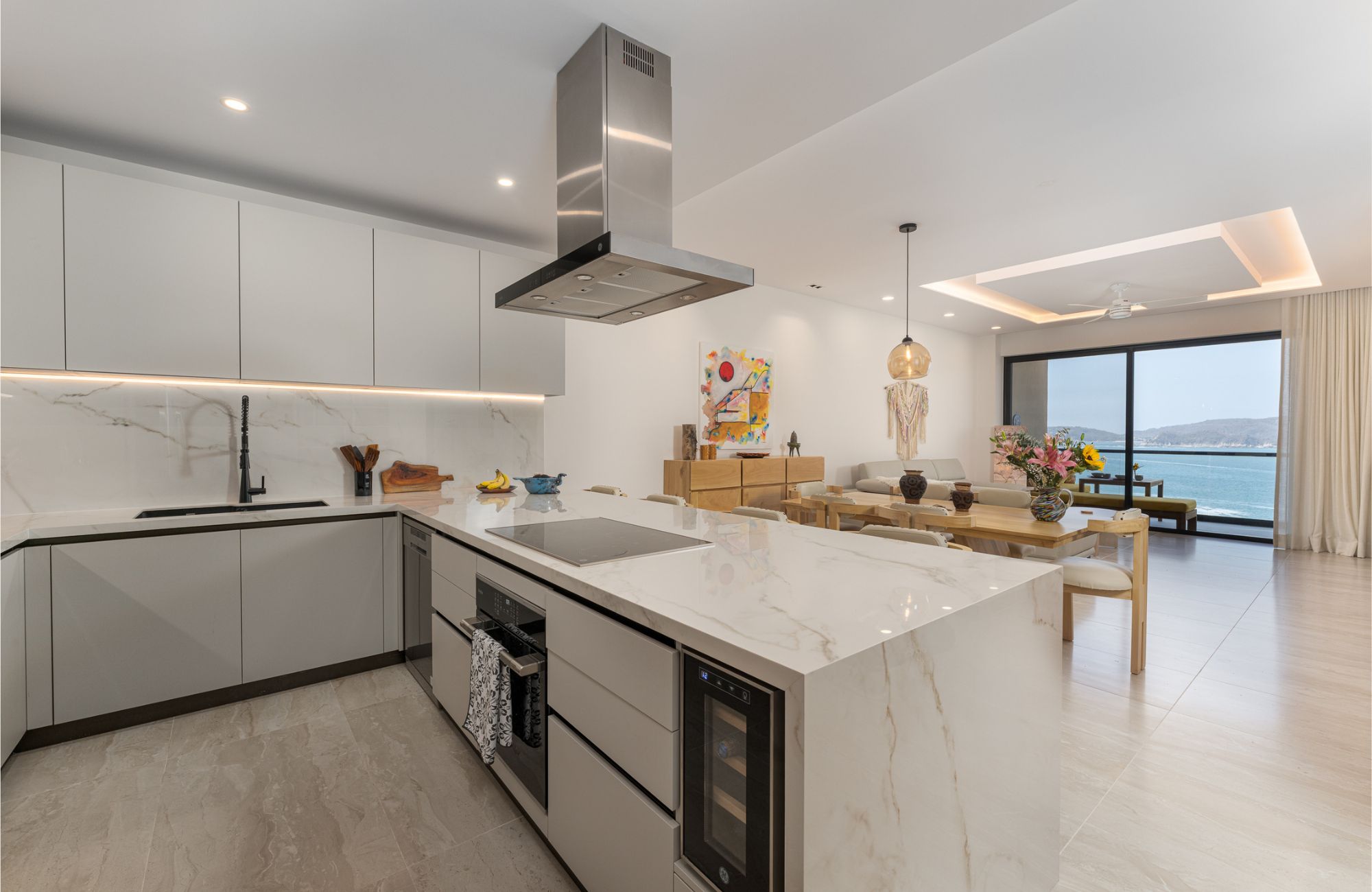 Beach front condominium, beach club with ocean access, spa, gym, yoga, golf and hotel services, pre-construction, for sale Huatulco.