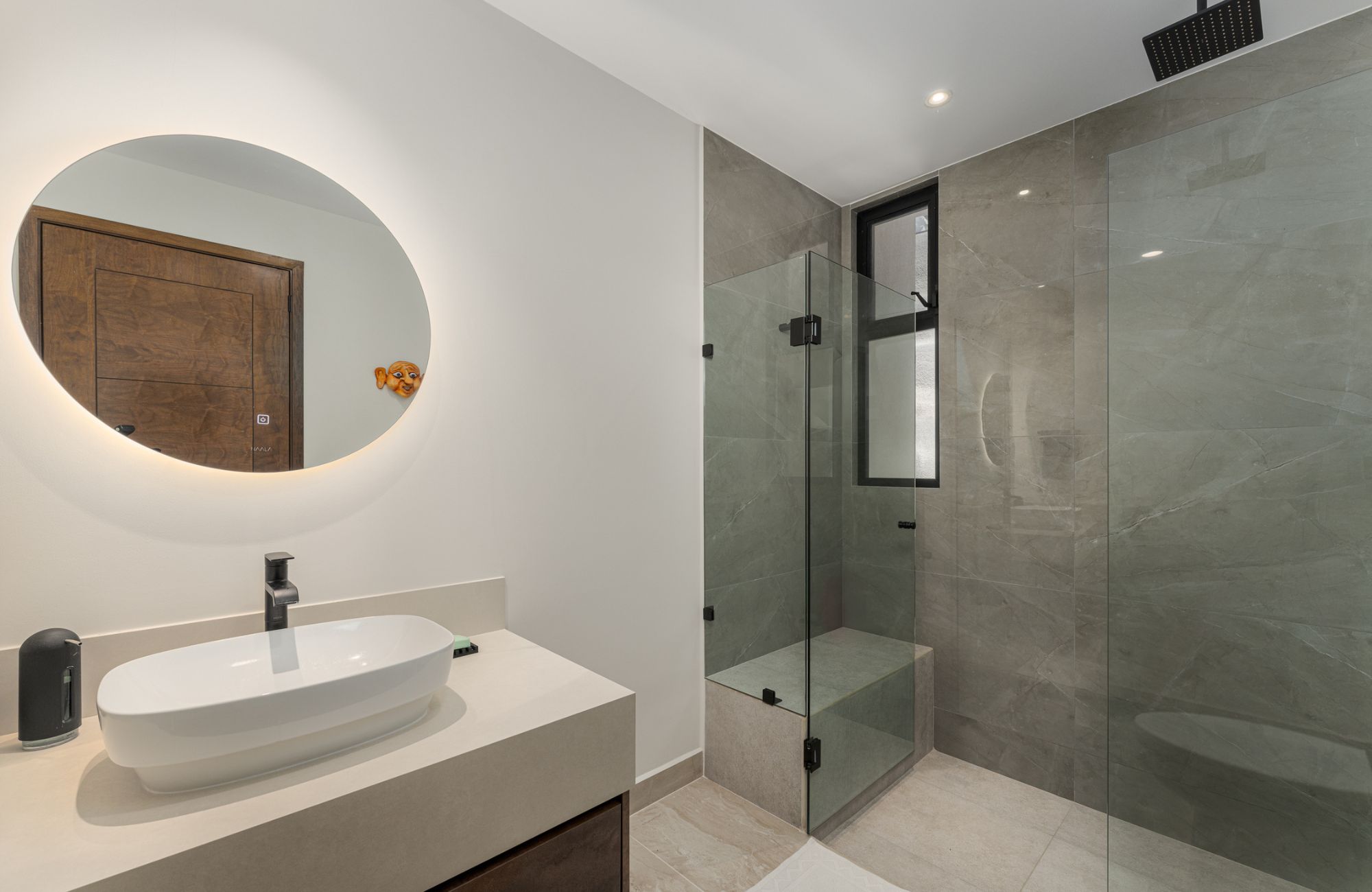 Beach front condominium, beach club with ocean access, spa, gym, yoga, golf and hotel services, pre-construction, for sale Huatulco.