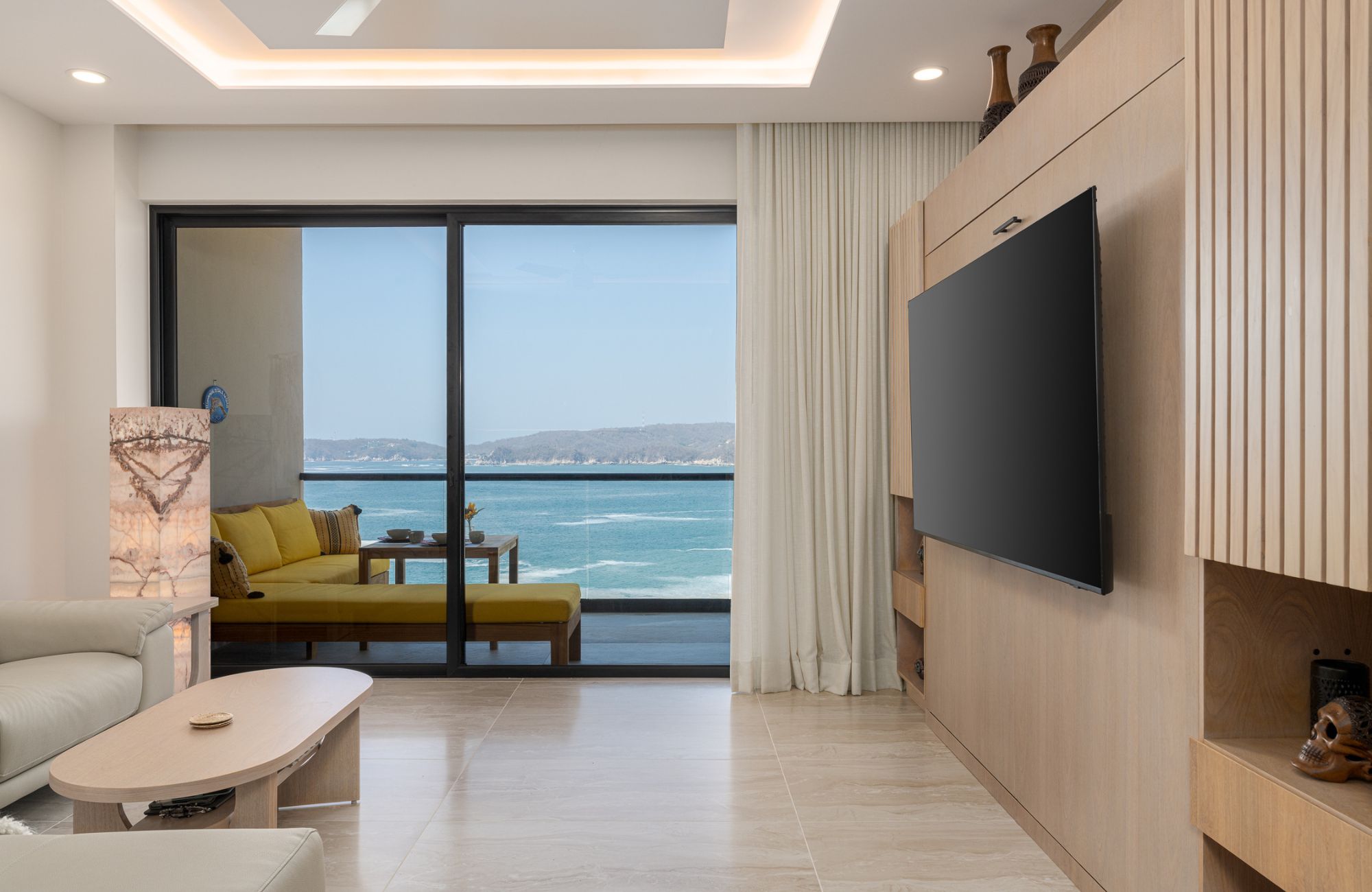 Beach front condominium, beach club with ocean access, spa, gym, yoga, golf and hotel services, pre-construction, for sale Huatulco.