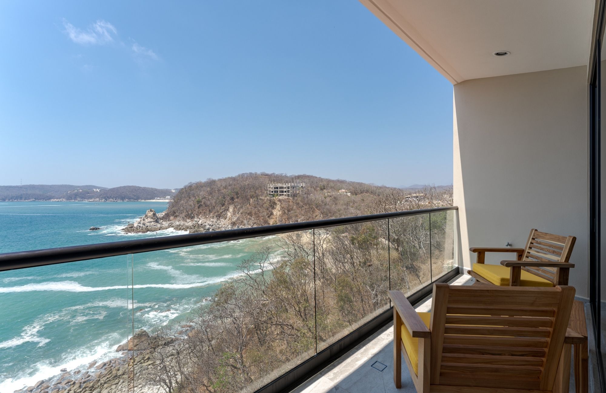 Beach front condominium, beach club with ocean access, spa, gym, yoga, golf and hotel services, pre-construction, for sale Huatulco.