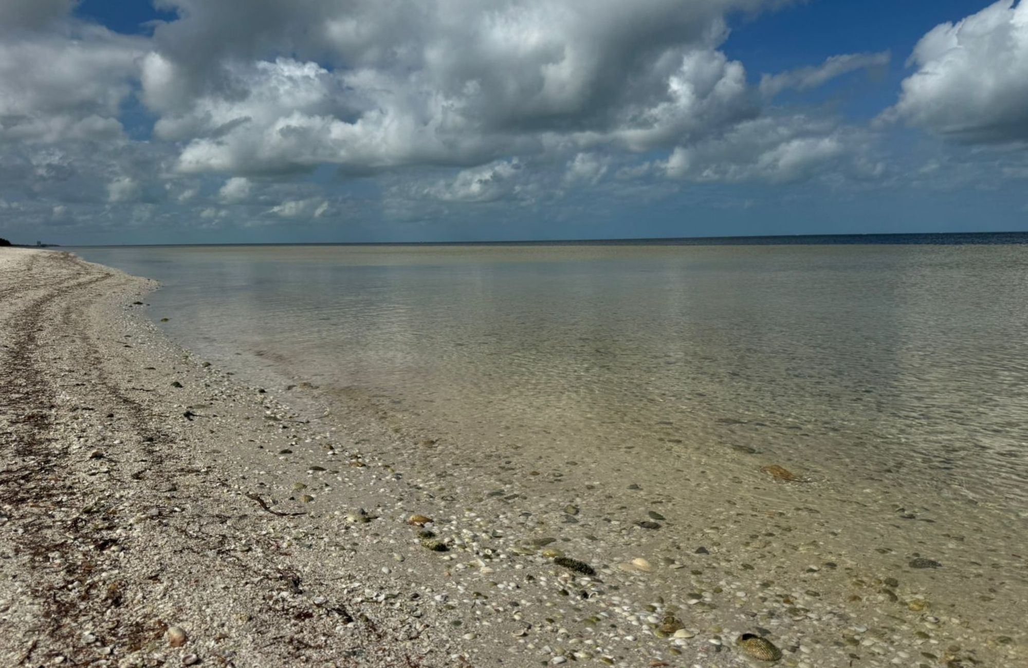 604 m2 land, clubhouses, pet-park, gardens and more. For sale Merida.