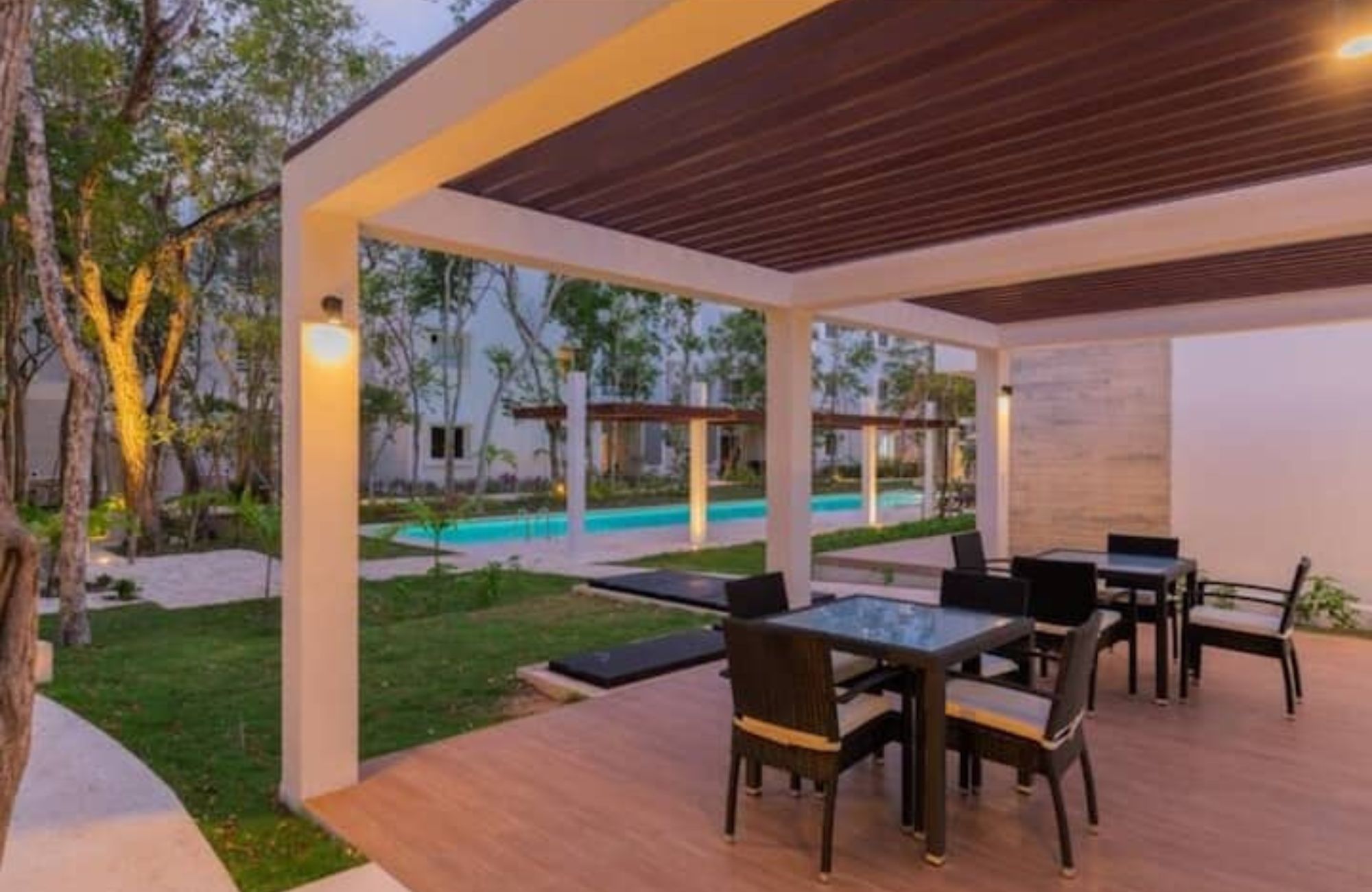 1 bedroom Penthouse with art walk, Boho style commercial area, green areas, 5 star hotel services in Tulum, sale.