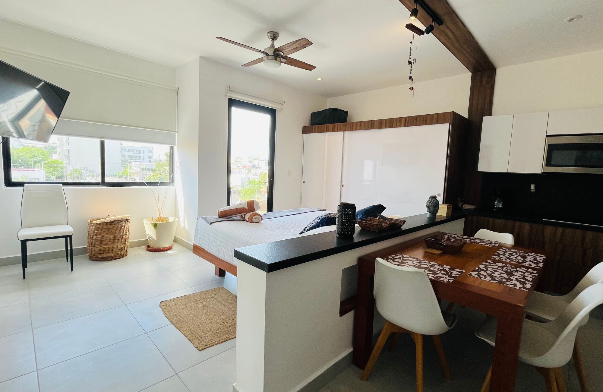 Condo with swimming lane, jacuzzi, spa, coworking, for sale near Fifth Avenue