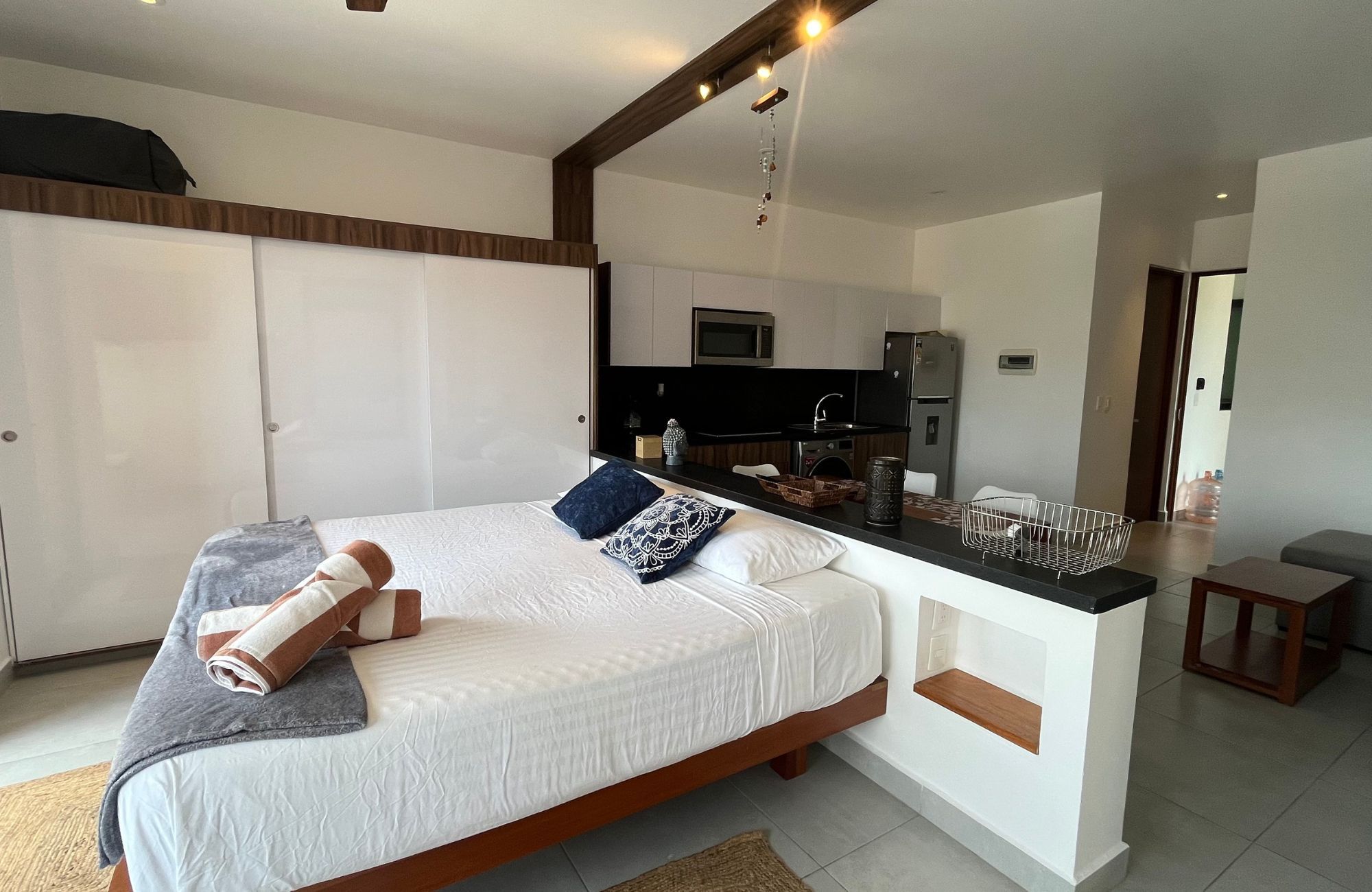 Condo with swimming lane, jacuzzi, spa, coworking, for sale near Fifth Avenue