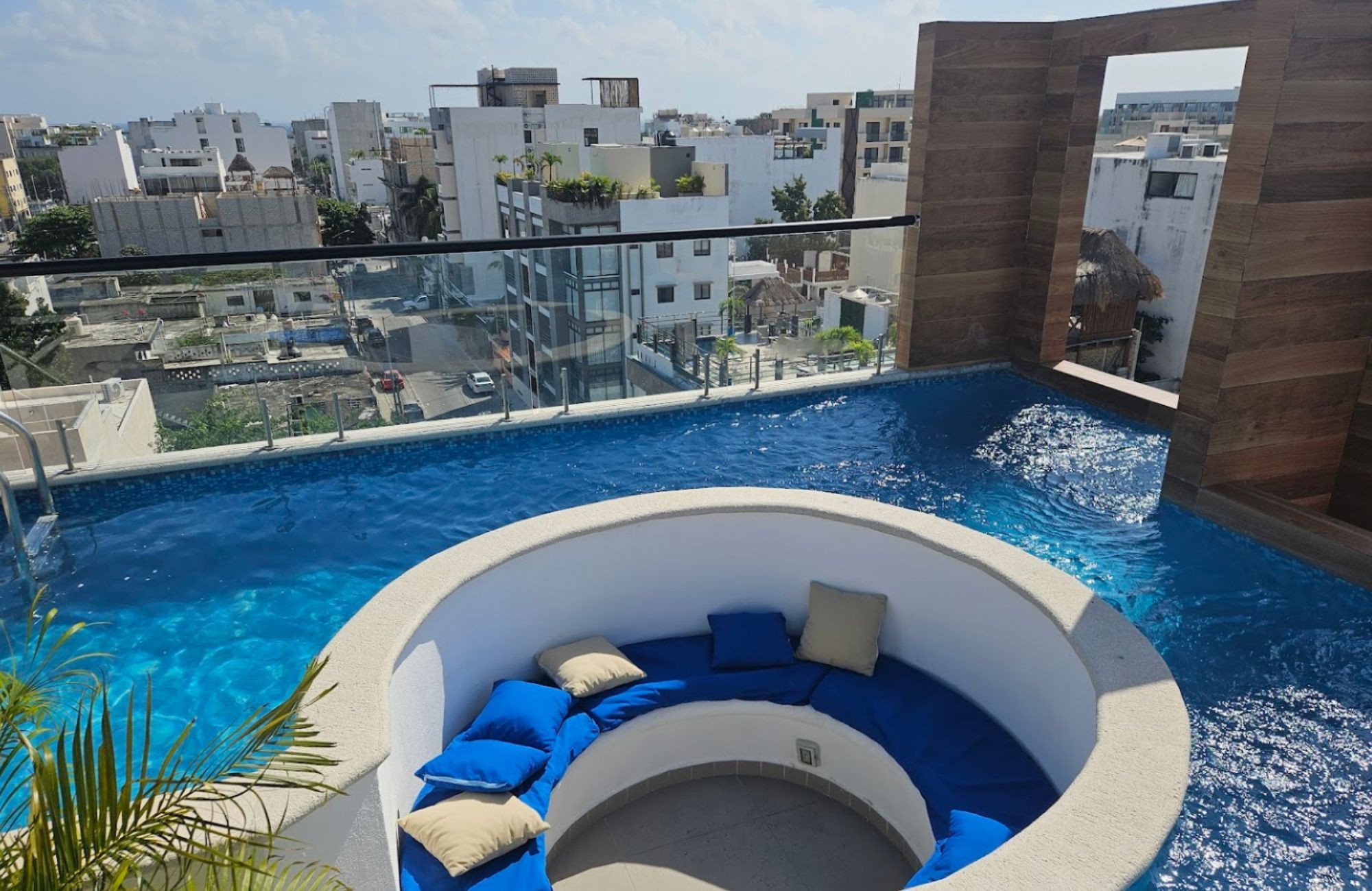 Condo with swimming lane, jacuzzi, spa, coworking, for sale near Fifth Avenue