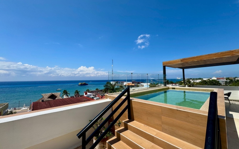 Departamento con alberca y roof top con vista al mar, en venta, Centro, Cozumel