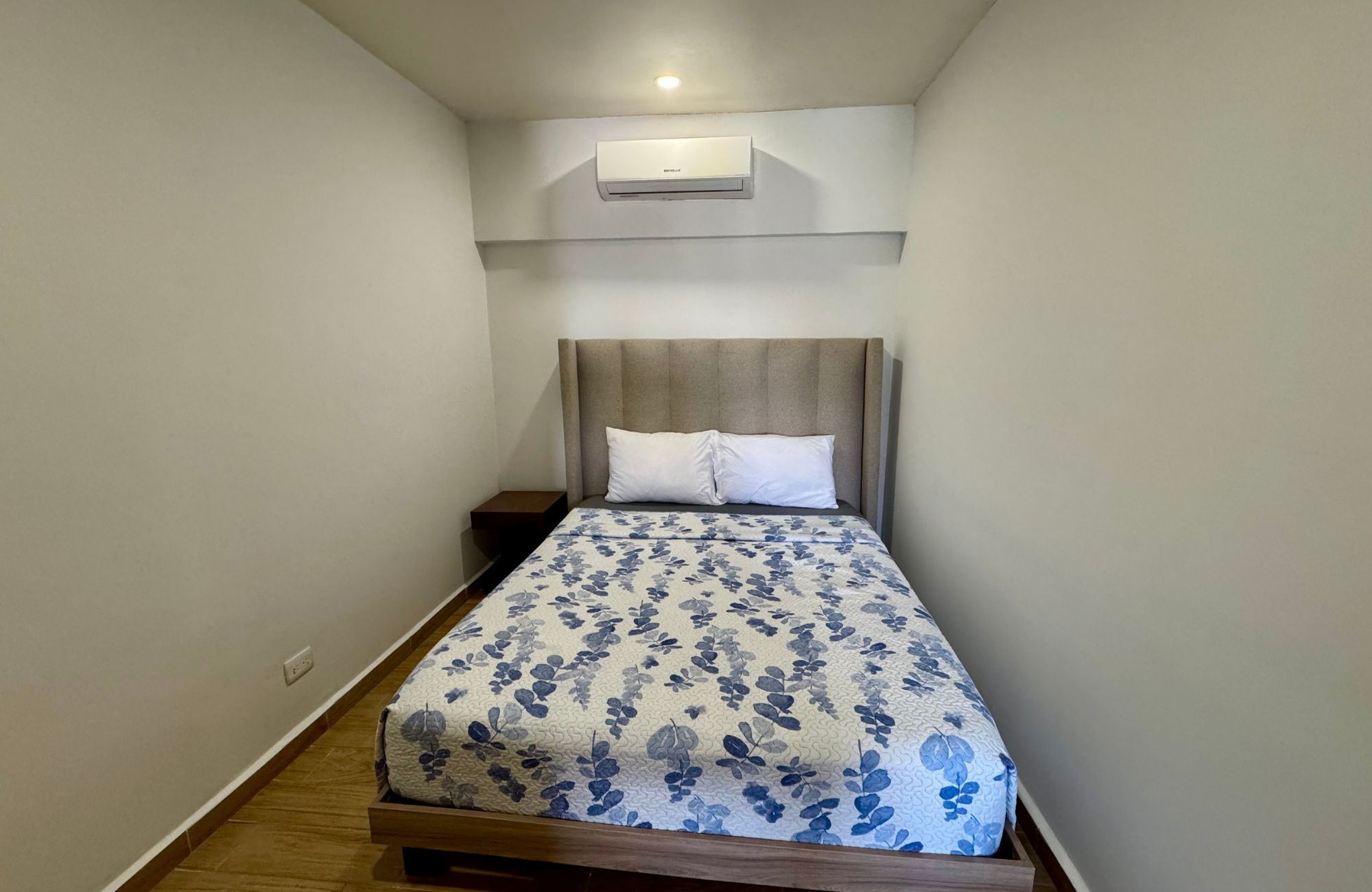 Studio near the beach, room &amp; pool service, fire pit, playground for children, hammock area, surrounded by green, 1 km from the beach pre-co