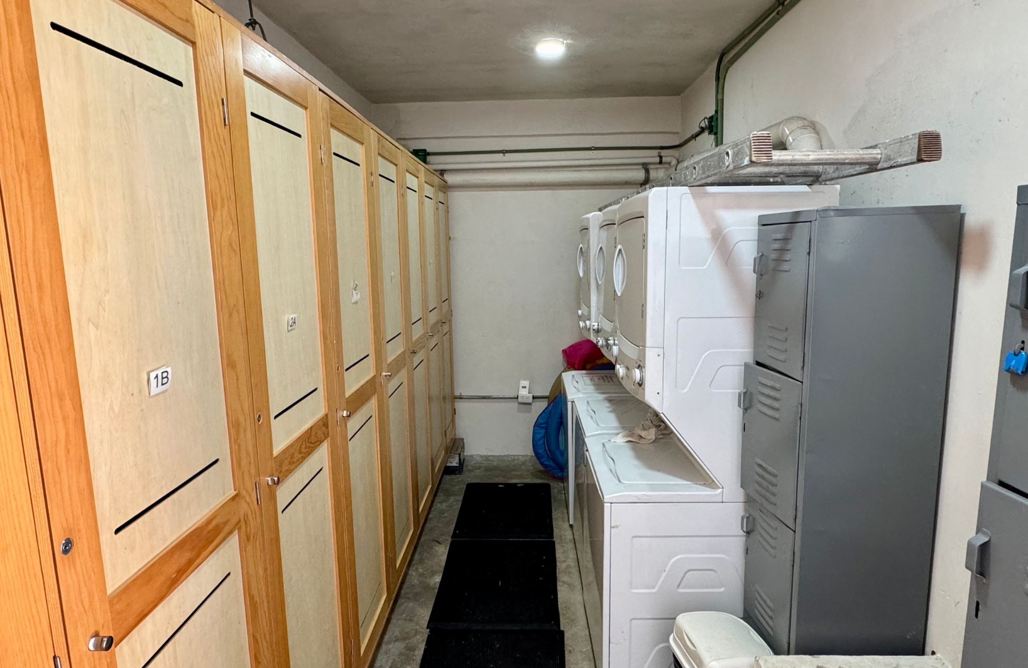 Studio near the beach, room &amp; pool service, fire pit, playground for children, hammock area, surrounded by green, 1 km from the beach pre-co