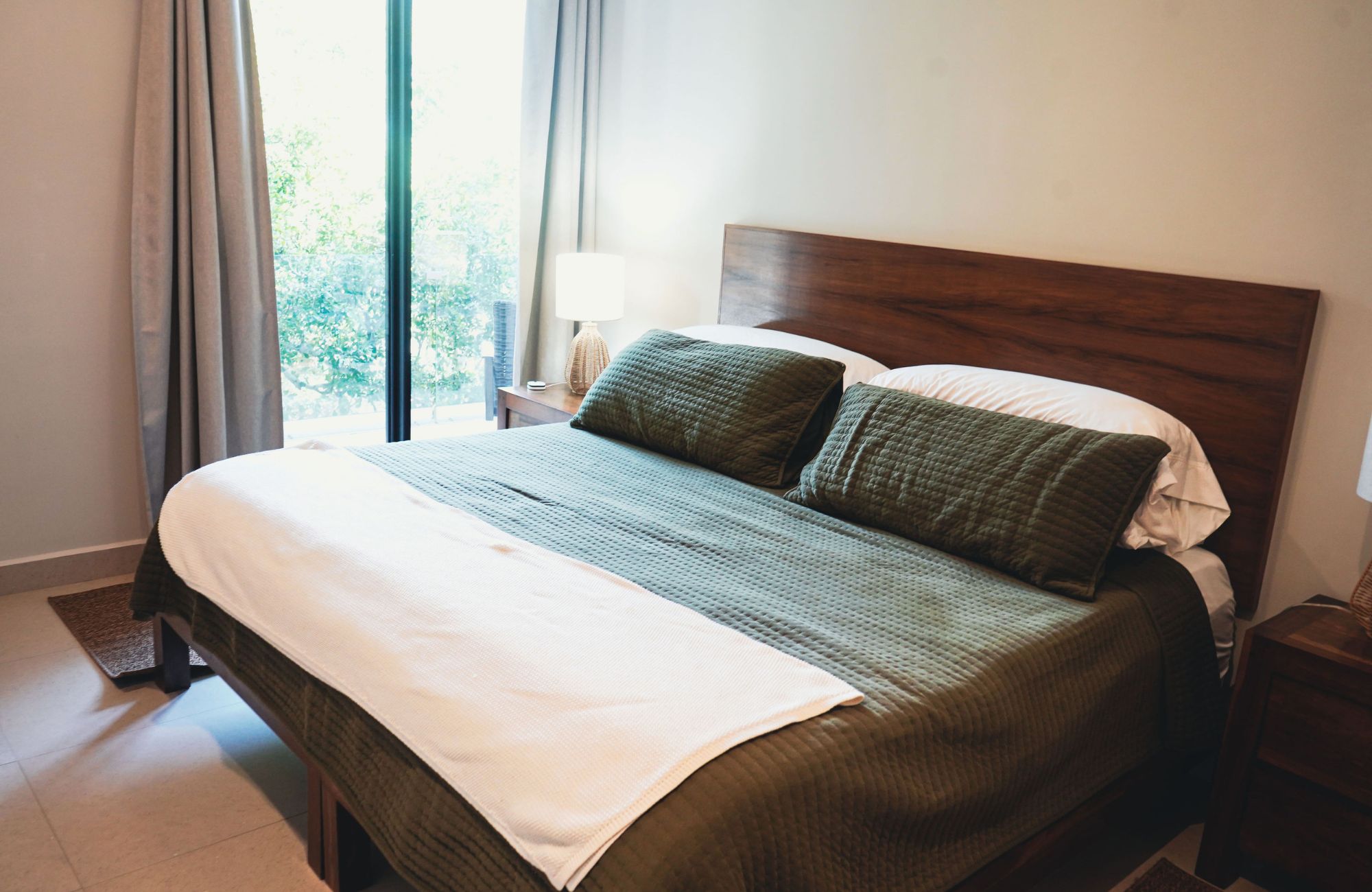 Condo with amenities, room service, commercial area boho chic