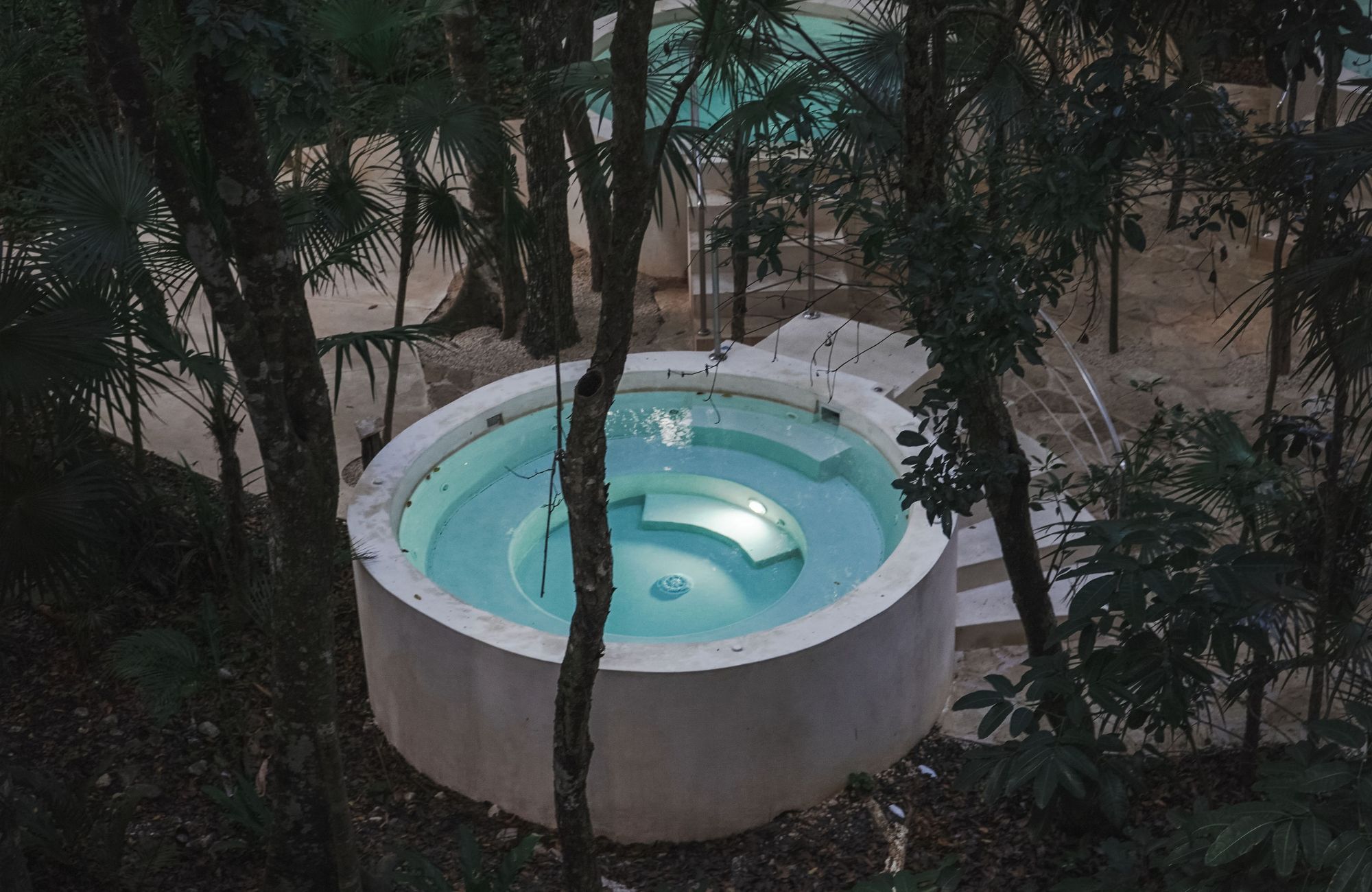 Condo with amenities, room service, commercial area boho chic