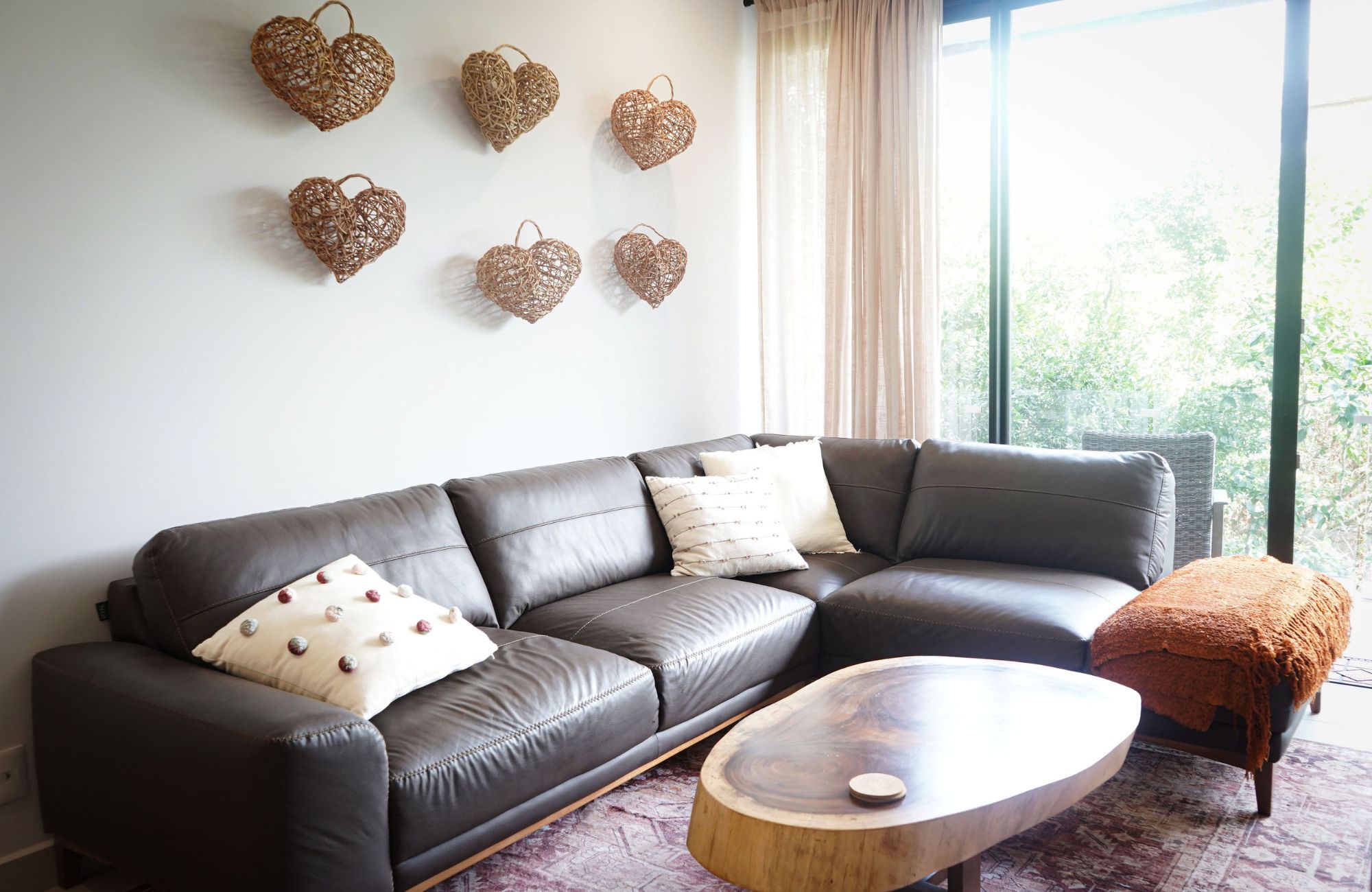 Condo with amenities, room service, commercial area boho chic