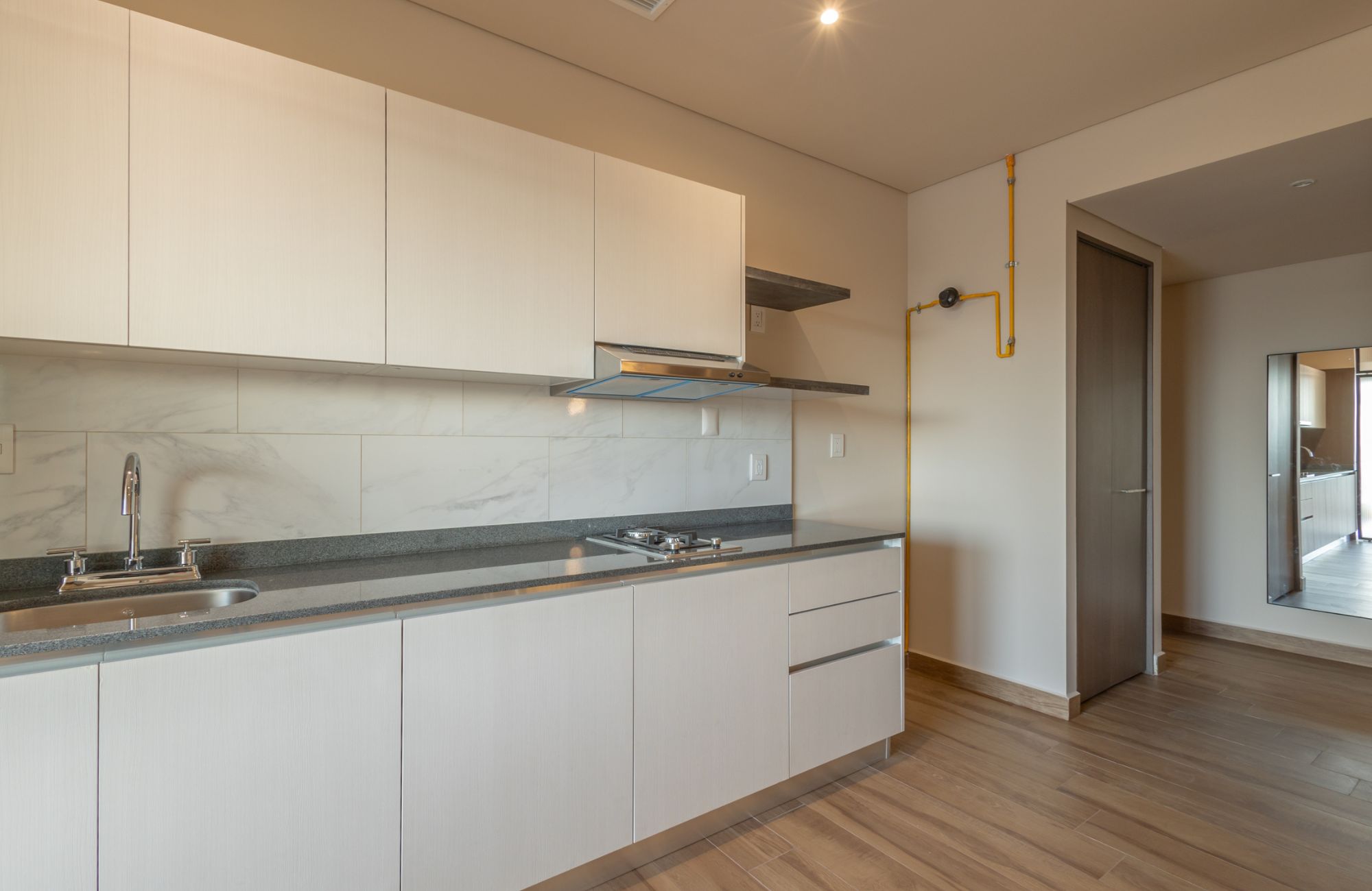 Condominio con ventanas de piso a techo en venta, Miguel Hidalgo, CDMX