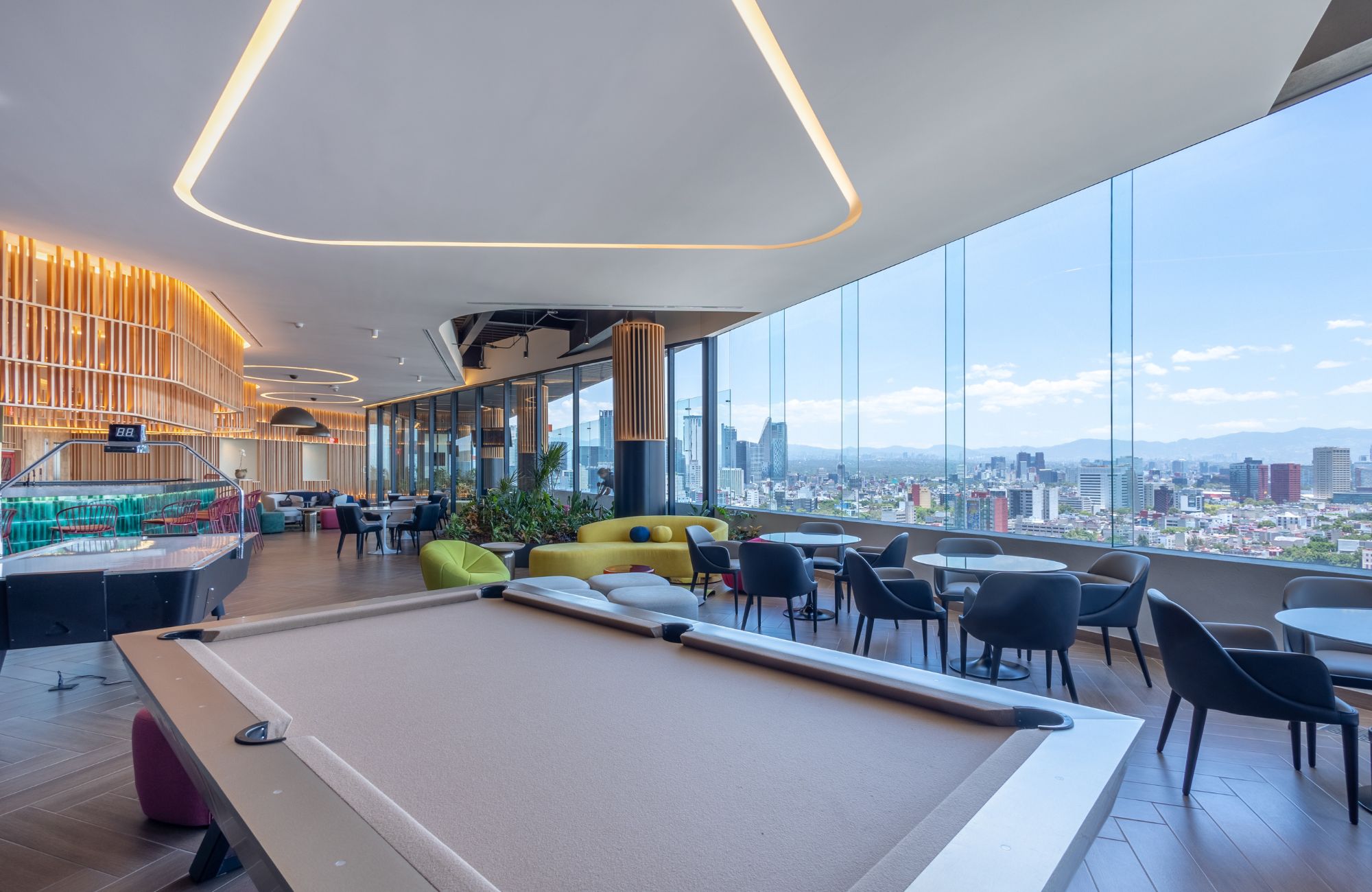 Condominio con ventanas de piso a techo en venta, Miguel Hidalgo, CDMX