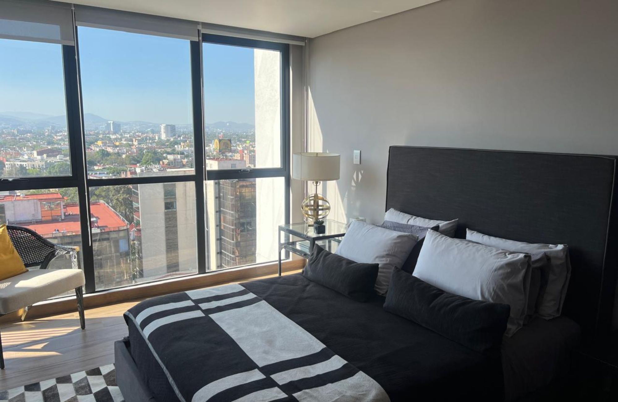 Condominio con ventanas de piso a techo en venta, Miguel Hidalgo, CDMX