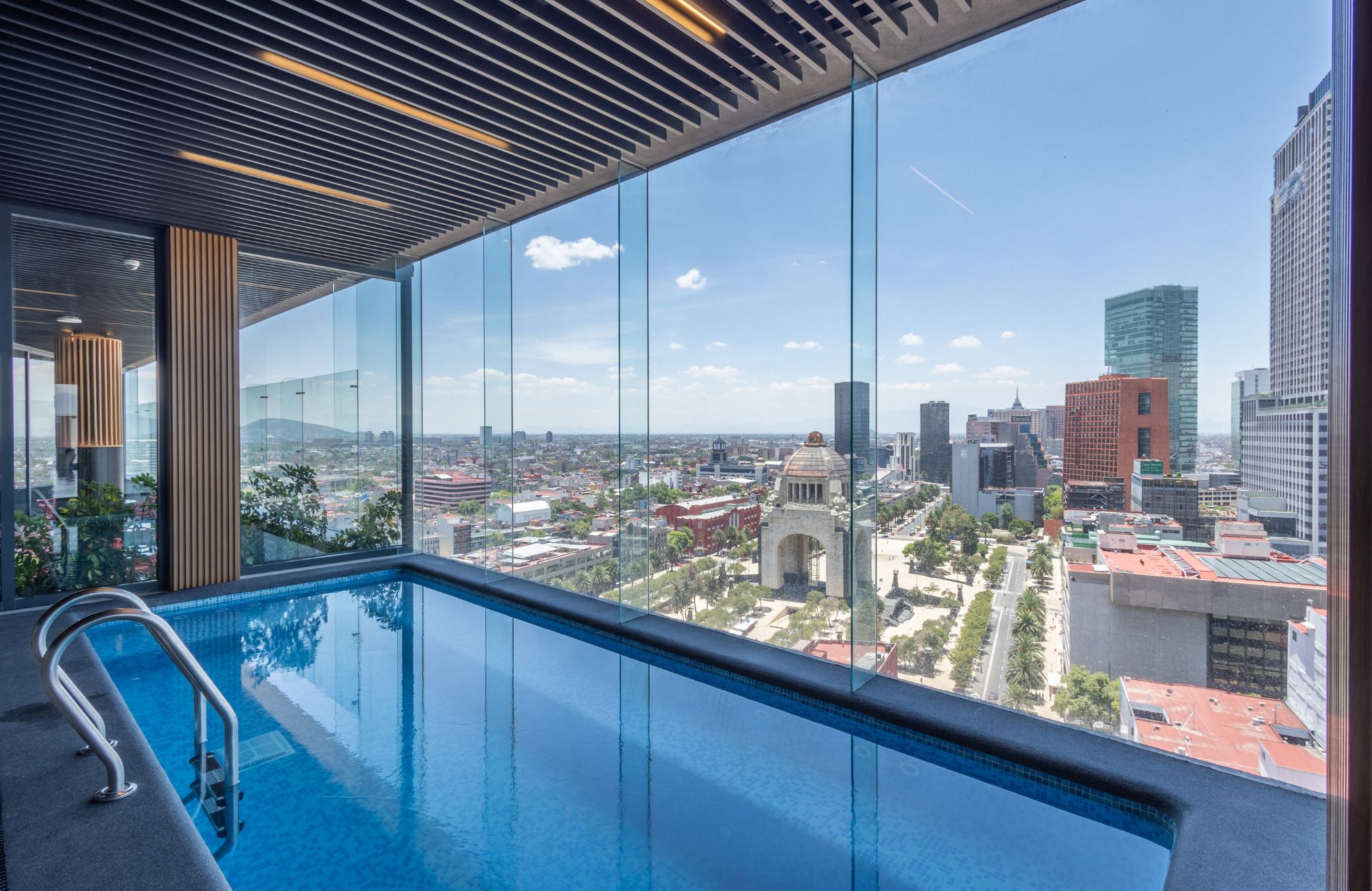 Departamento con terraza, piscina, jacuzzi, pet-friendly en venta Interlomas.