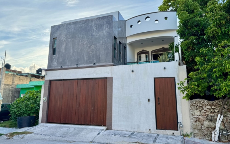 Three-story house with rooftop, water well, spacious terrace, For sale