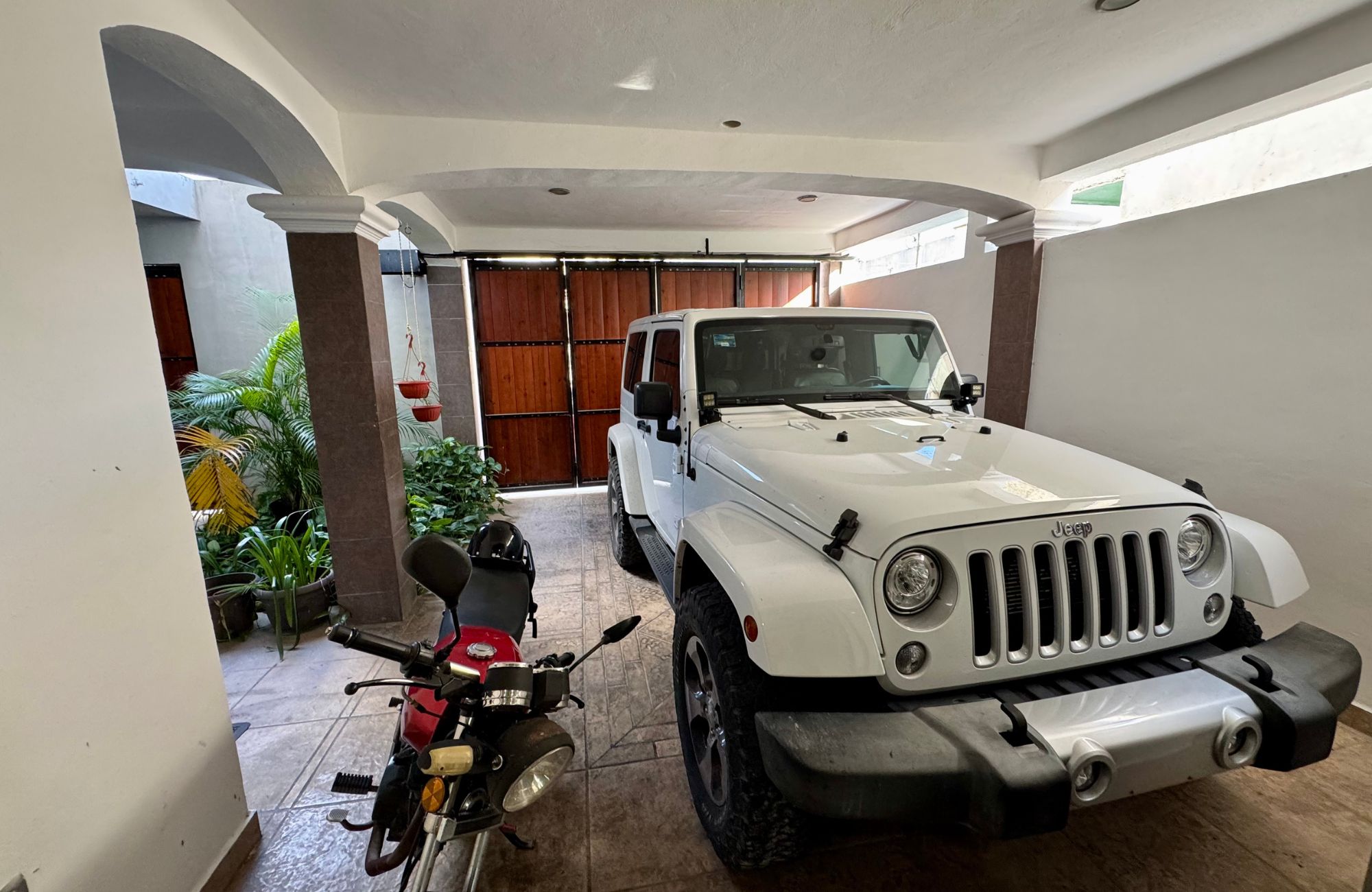 House with pool, large garden, 4 bedrooms for sale in Corpus Cristi Cozumel