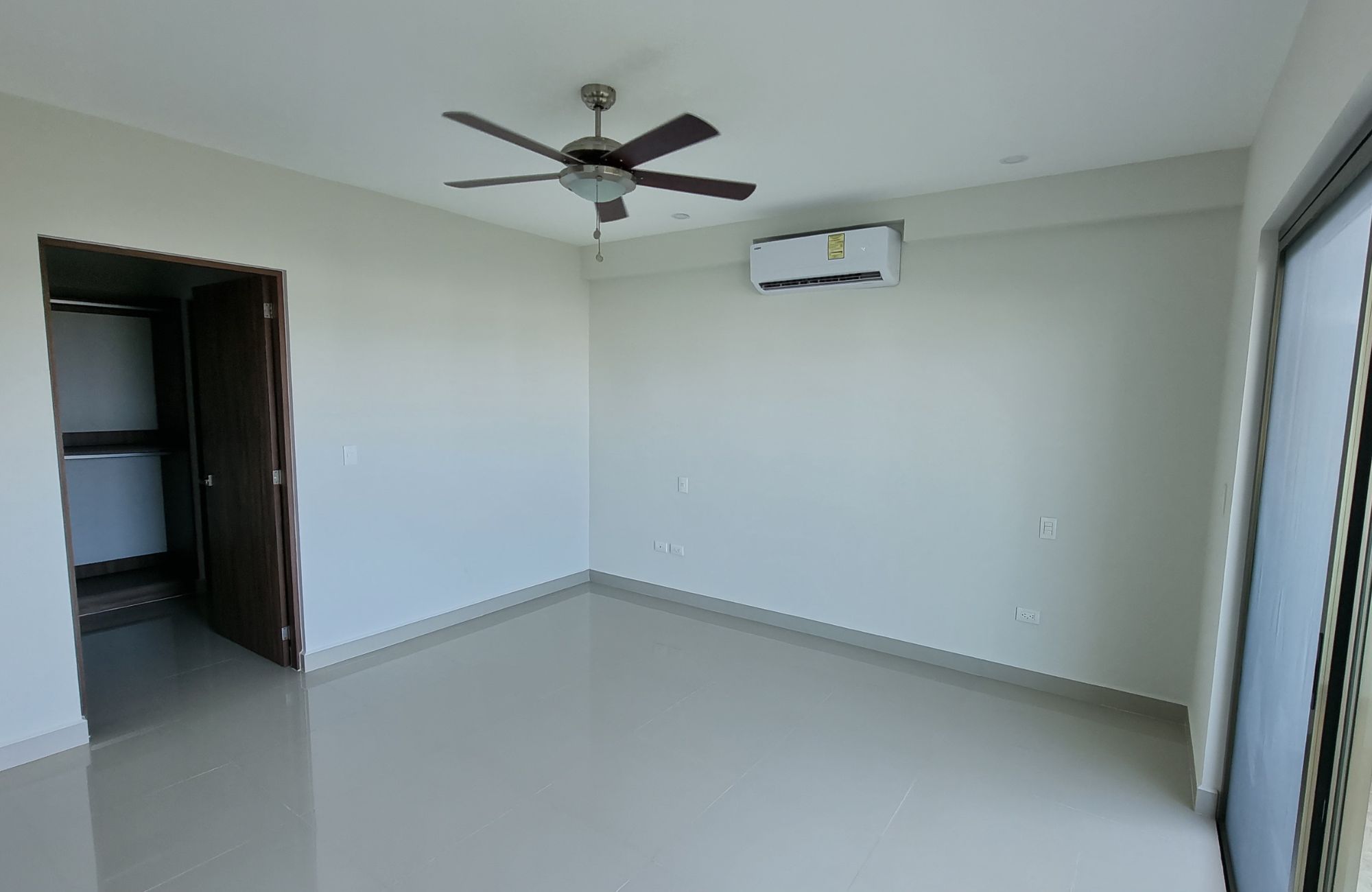 Condo with Terrace and Multiple Amenities, for Sale, Bonampak Canc&uacute;n