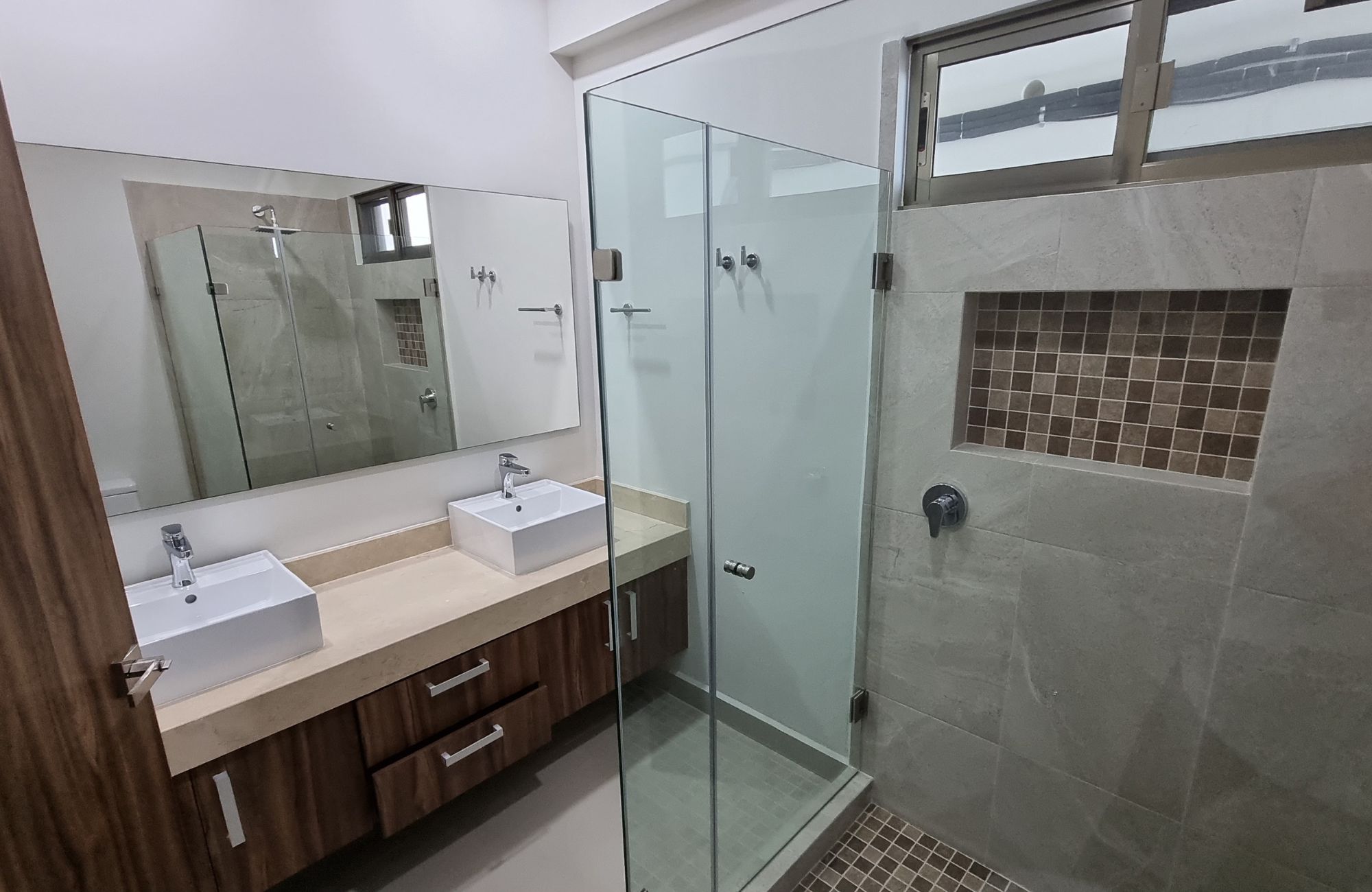 Condo with Terrace and Multiple Amenities, for Sale, Bonampak Canc&uacute;n