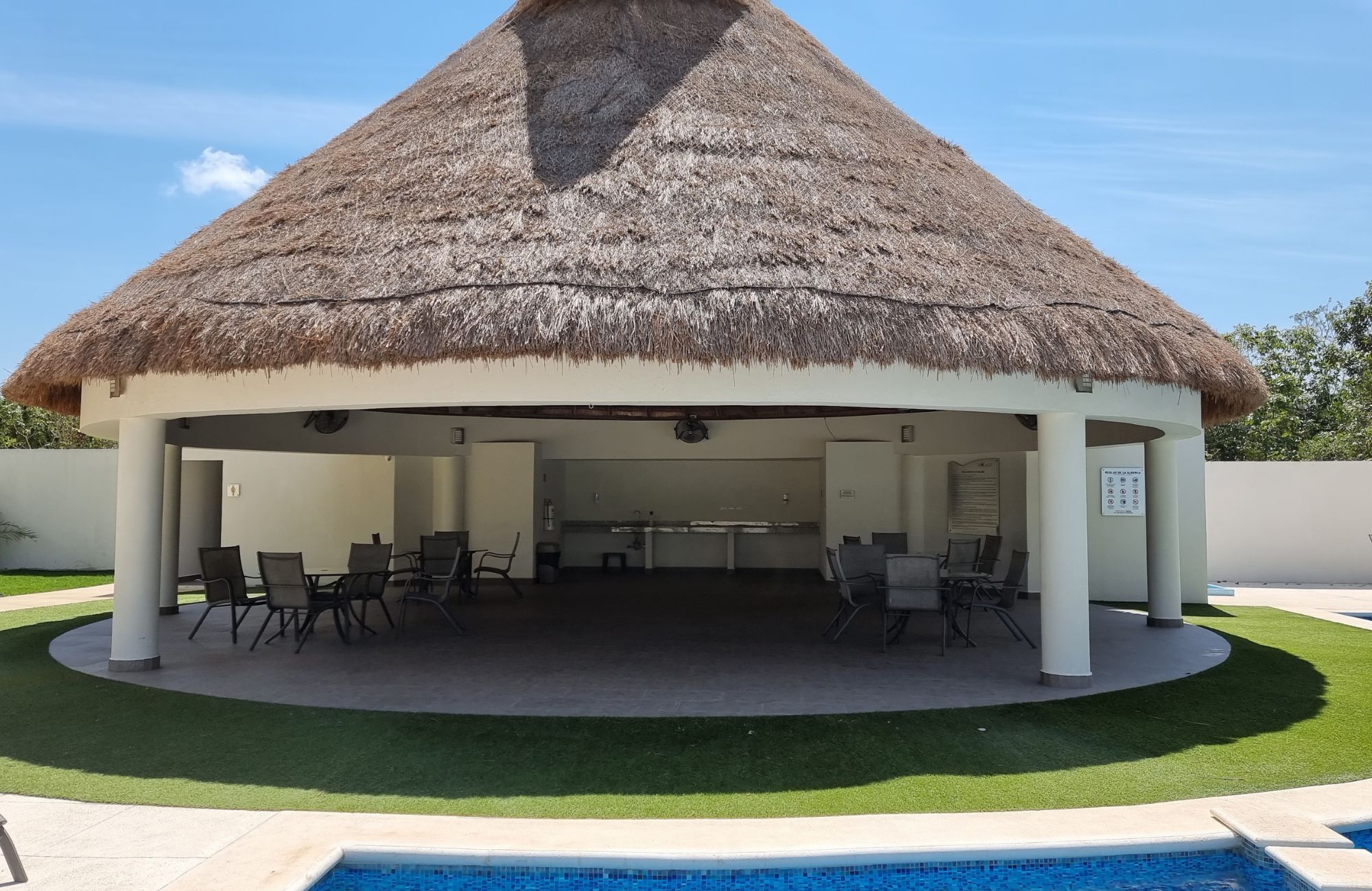 Condo with Terrace and Multiple Amenities, for Sale, Bonampak Canc&uacute;n