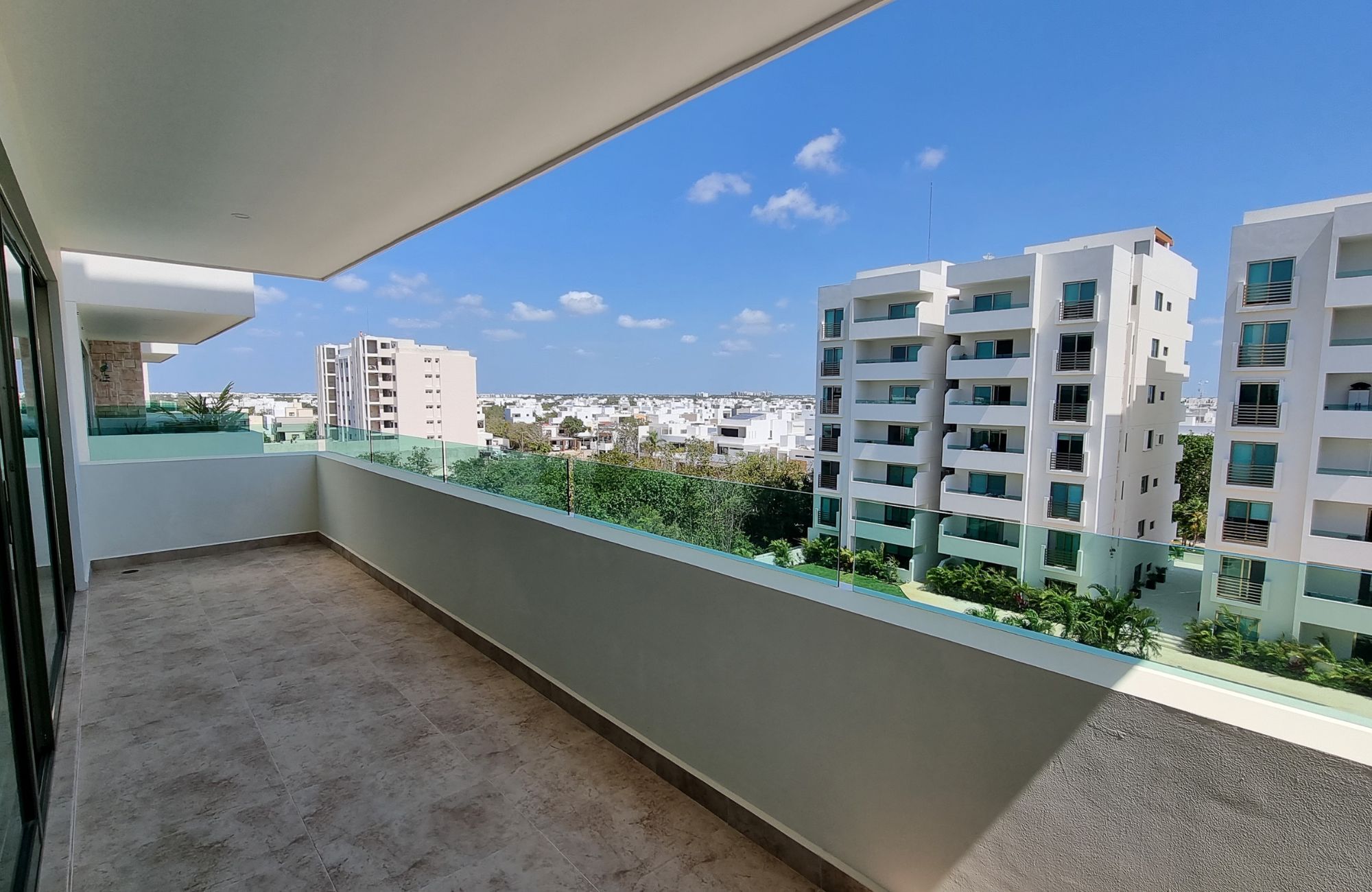 Condo with Terrace and Multiple Amenities, for Sale, Bonampak Canc&uacute;n