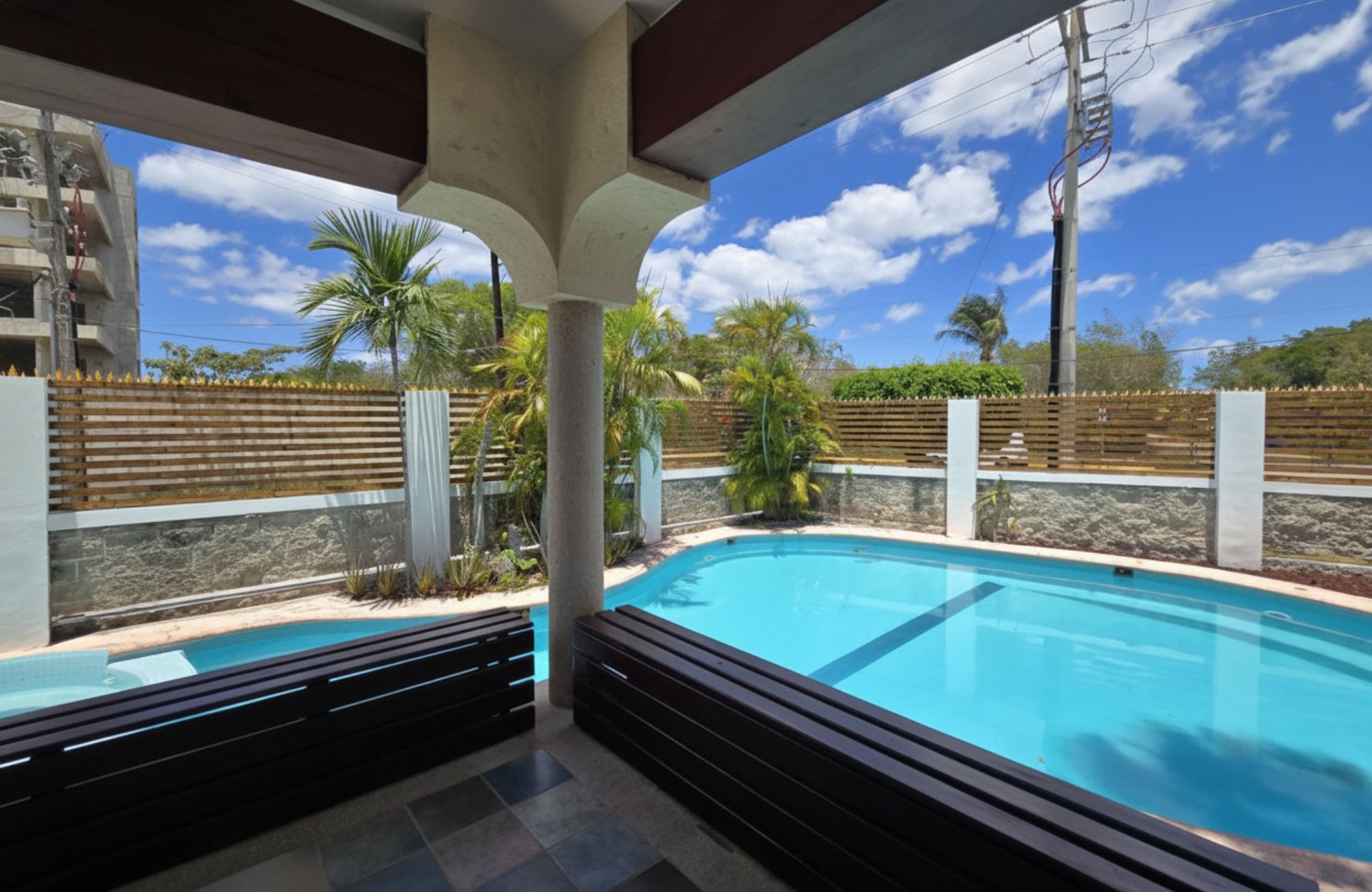 Casa con alberca privada, rooftop jacuzzi, en venta, Zona hotelera Sur, Cozumel