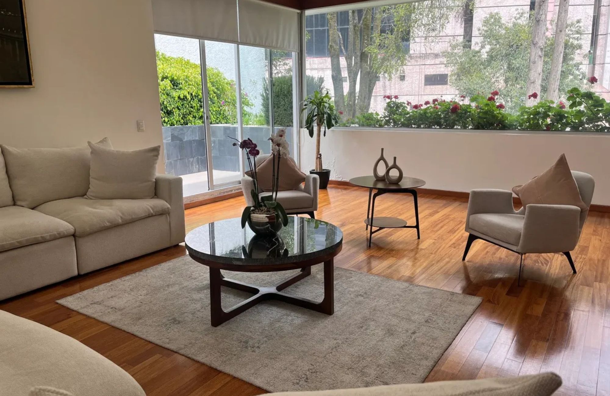 Casa amplia con espectacular jard&iacute;n en venta, Bosques de las Lomas, CDMX