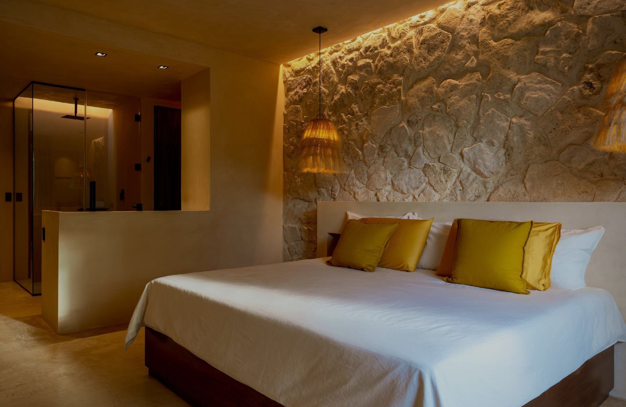 Single-story residence near the ocean, 4 bedrooms, deep pool, 750 m&sup2; lot, for sale
