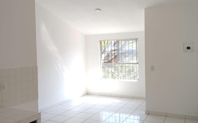 Departamento reci&eacute;n remodelado, en nivel 4, en venta