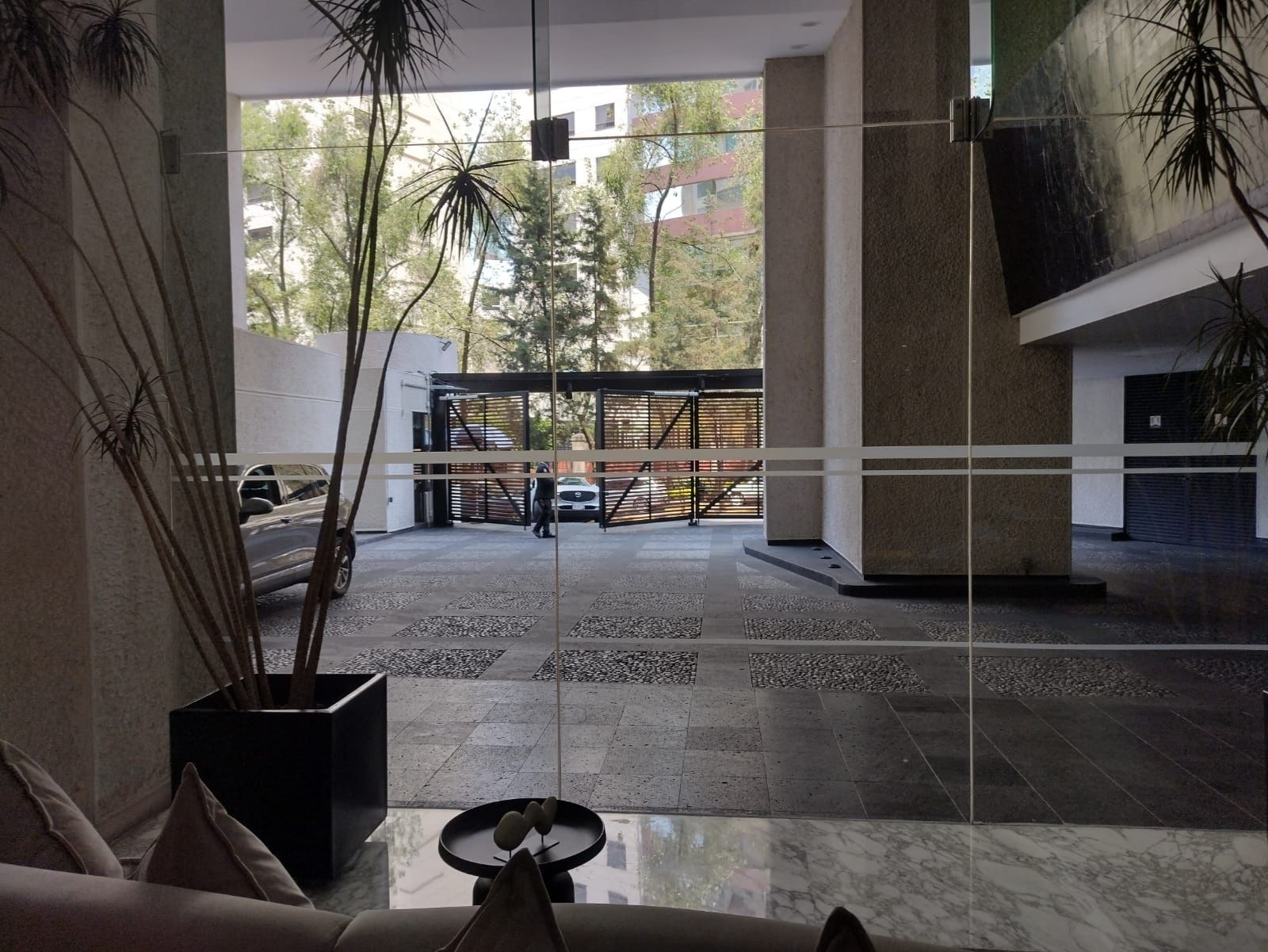 337 m2 penthouse, pool, jacuzzi, spa, pet friendly, for sale Interlomas.