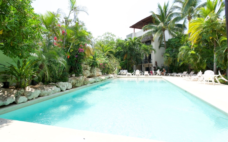 Furnished penthouse in Mexican Caribbean style steps from the beach, for sale