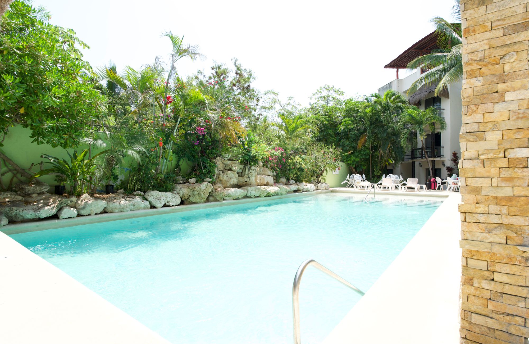 Furnished penthouse in Mexican Caribbean style steps from the beach, for sale