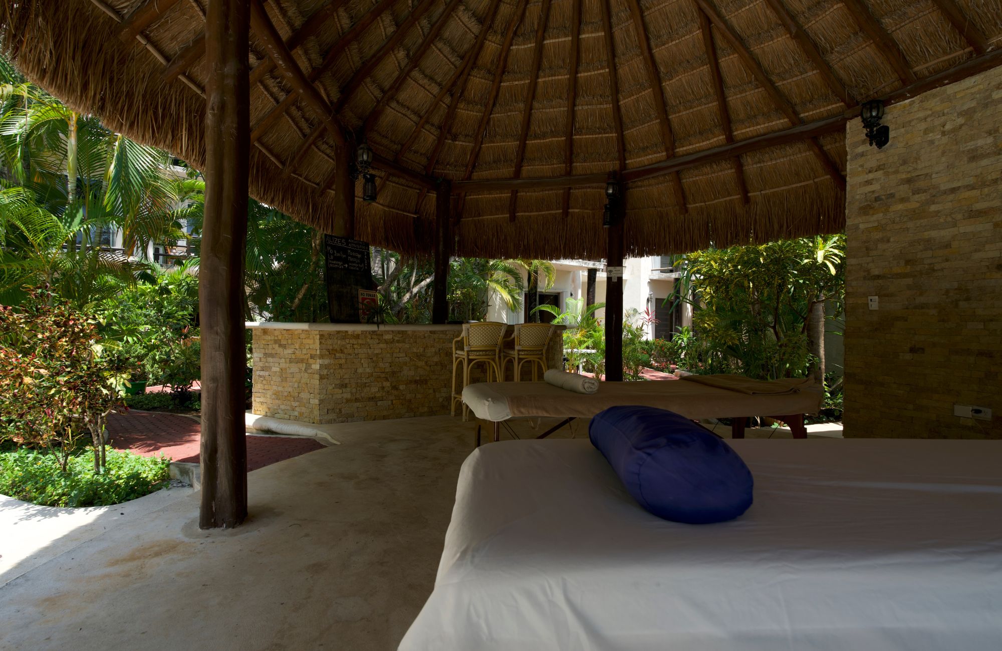 Furnished penthouse in Mexican Caribbean style steps from the beach, for sale