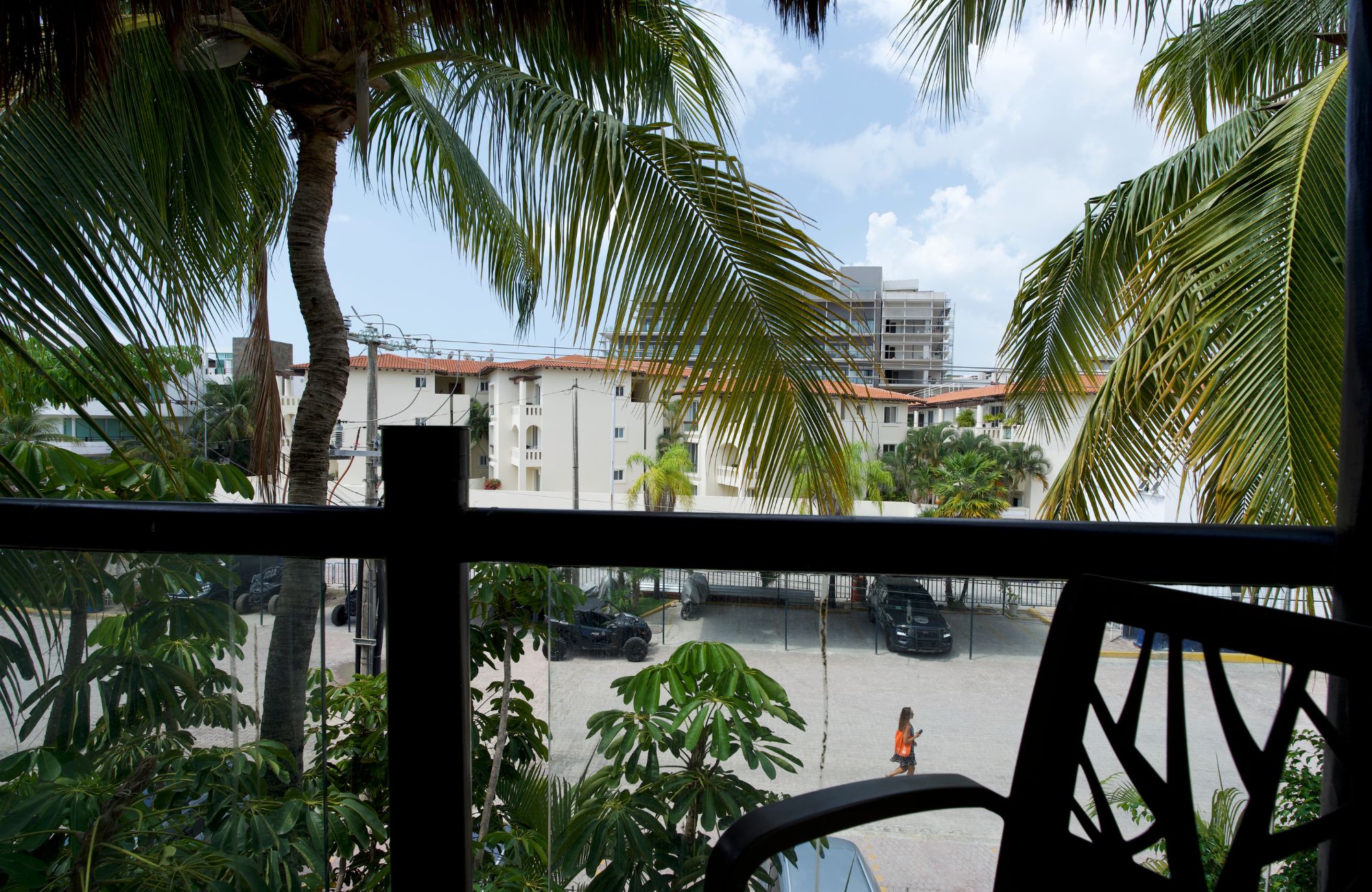 Furnished penthouse in Mexican Caribbean style steps from the beach, for sale